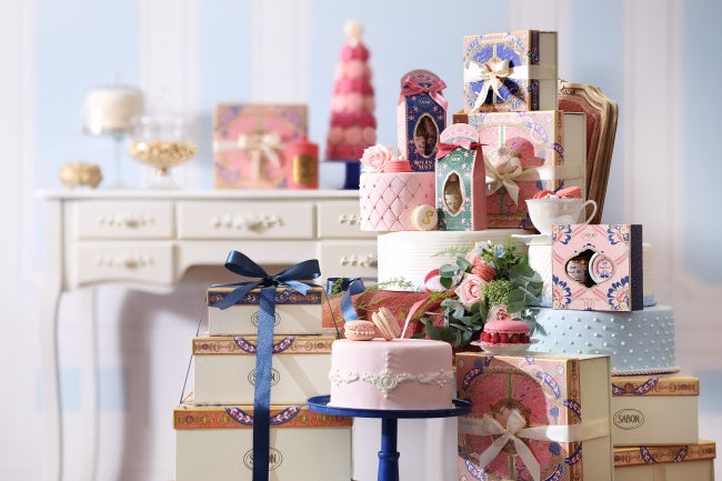 人気のコフレや限定キットが多数登場。甘いぬくもりに満ちたホリデー