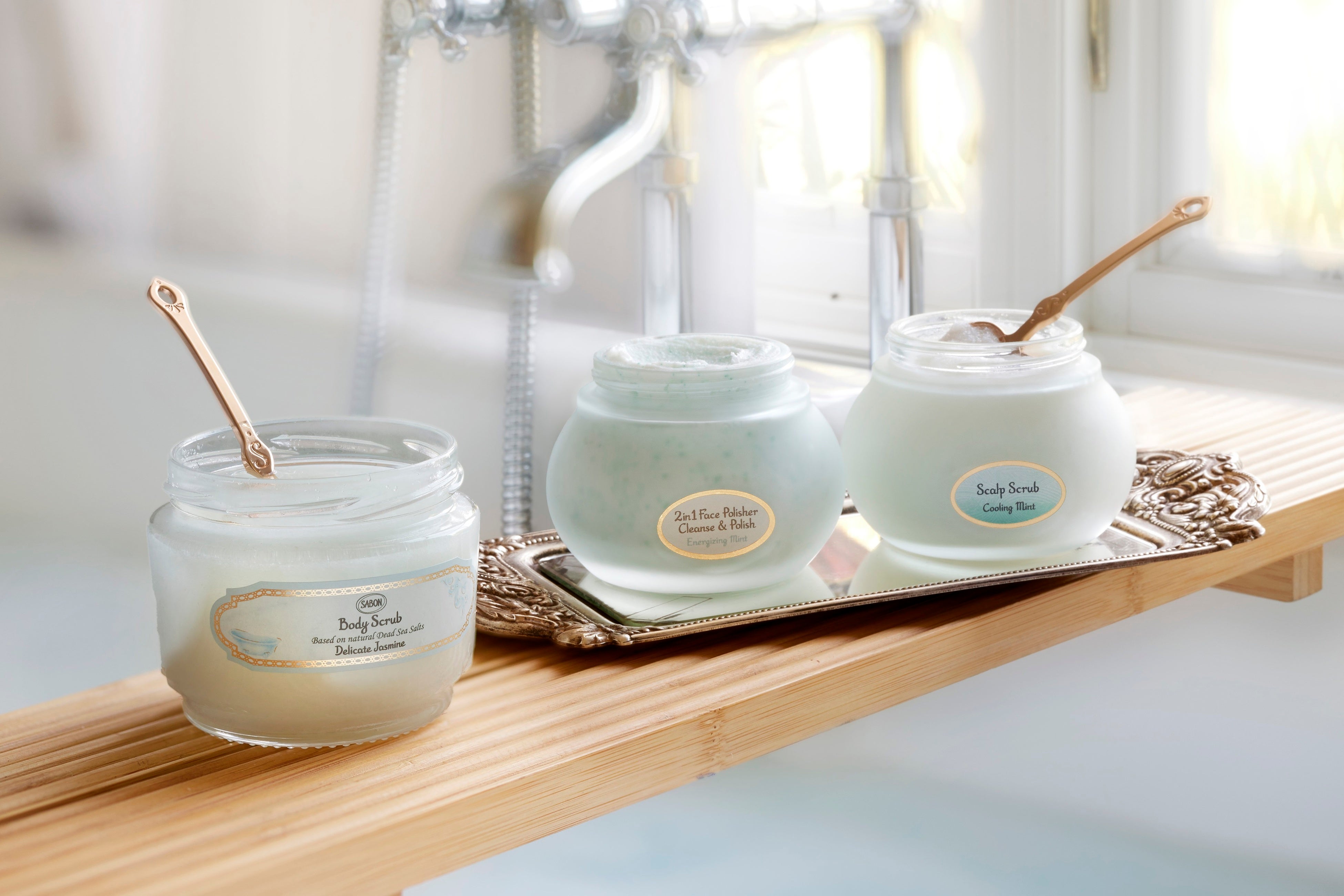 美しい肌と頭皮のためのミネラル美容を体感。3種のスクラブを楽しめる