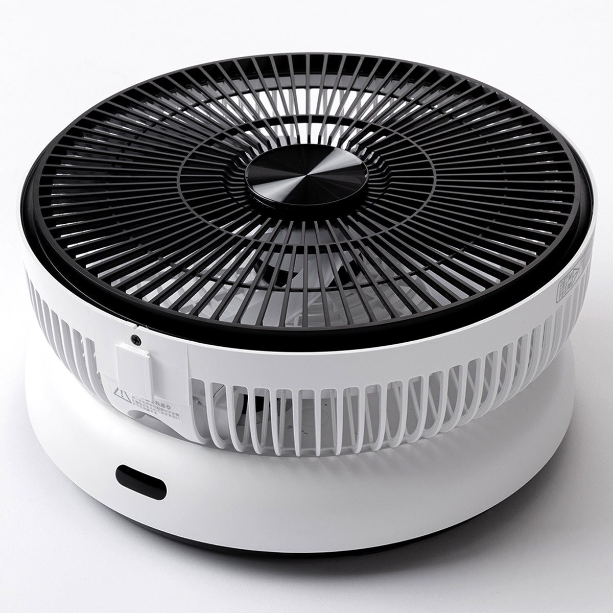 ニトリ】コンパクトに折りたためて楽々収納！コードレスでどこでも