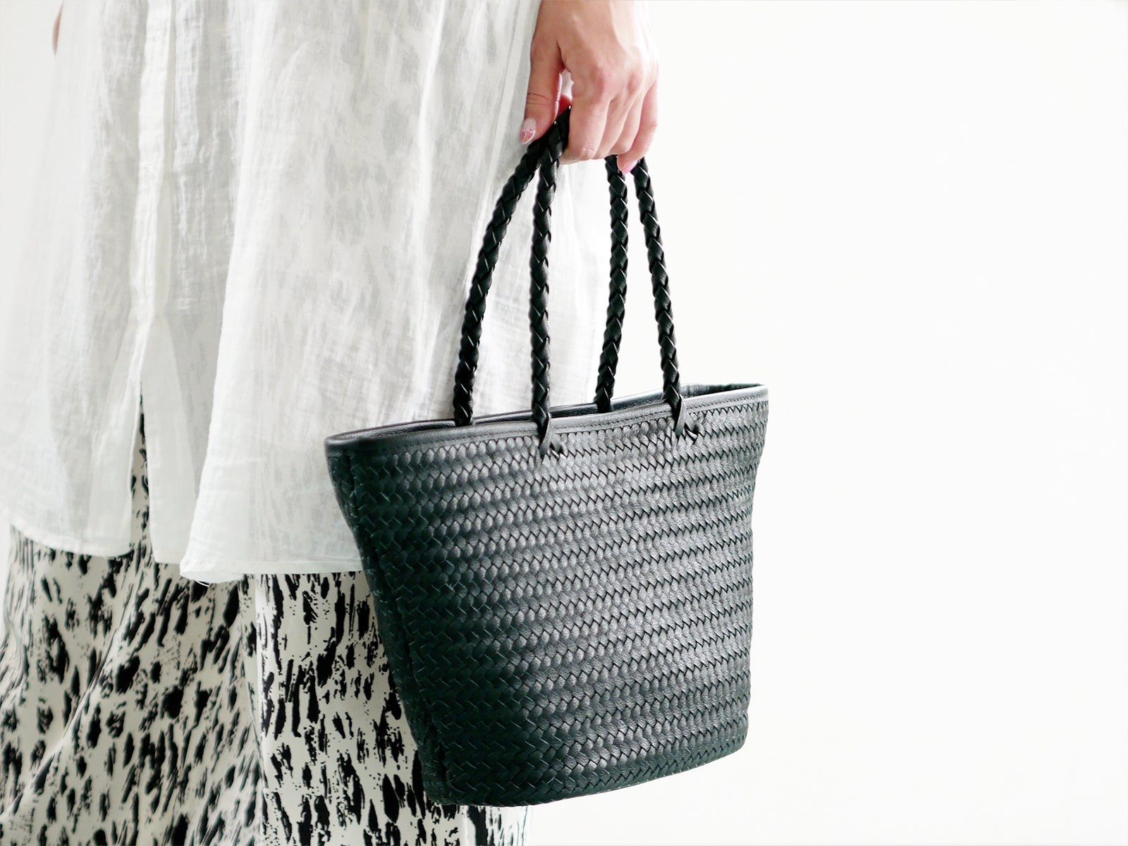 かごバッグ感覚で使える、mundo de ibiza メッシュレザーの新作