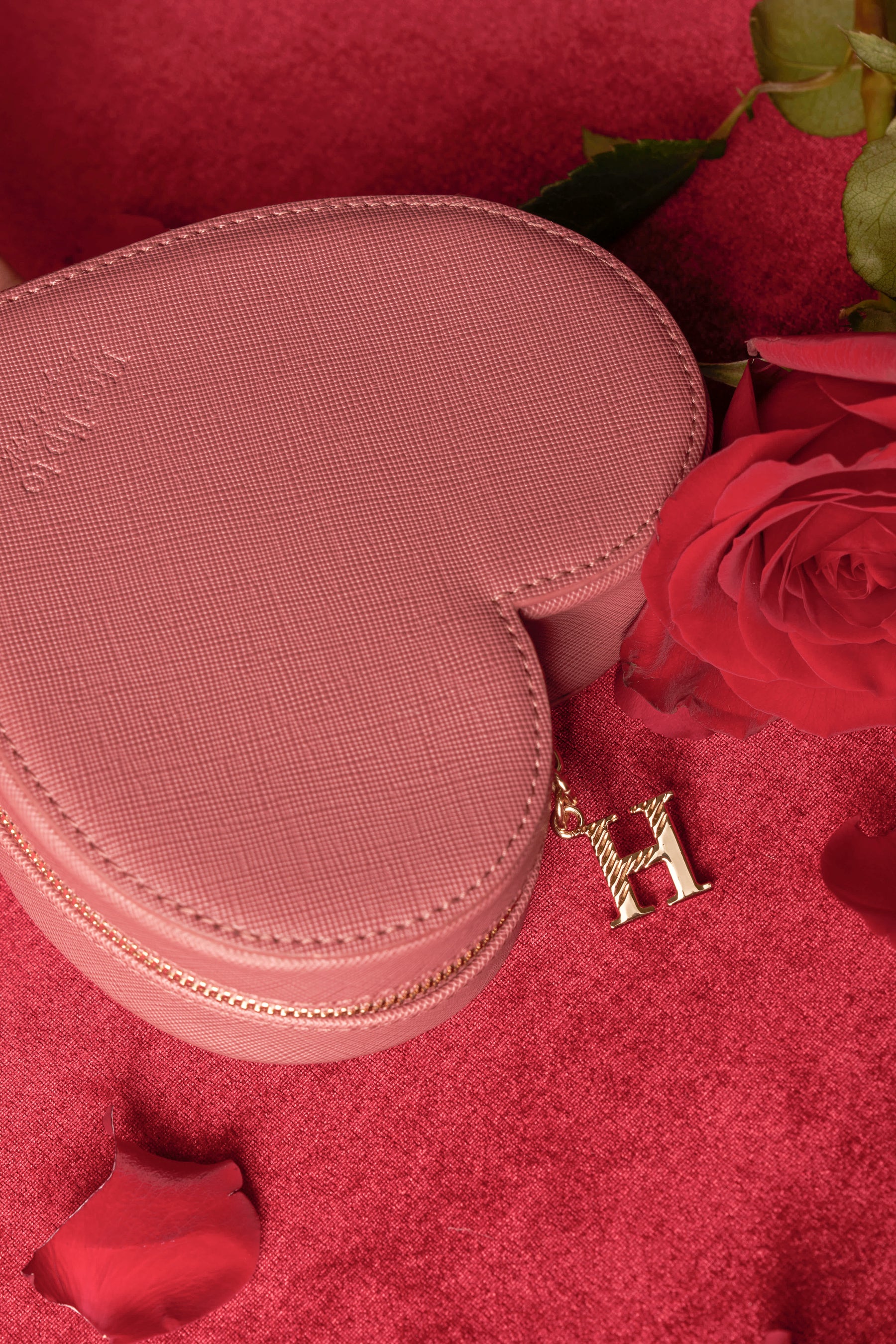 小嶋陽菜プロデュースのHer lip to BEAUTYよりバレンタイン限定で