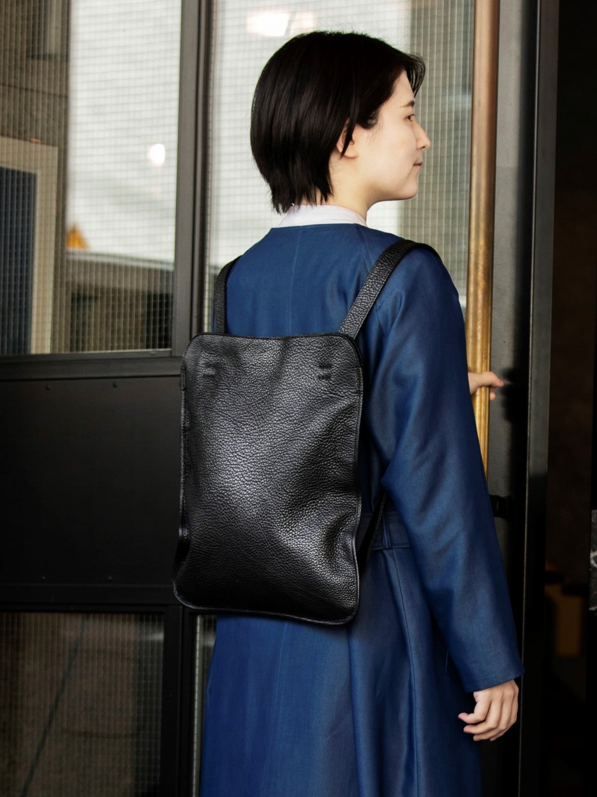 土屋鞄】「革の変形バッグ」新発売 | 株式会社土屋鞄製造所のプレス