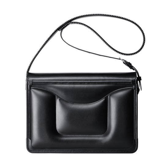 土屋鞄、「SHINYAKOZUKA」とのコラボレーションアイテムを新発売