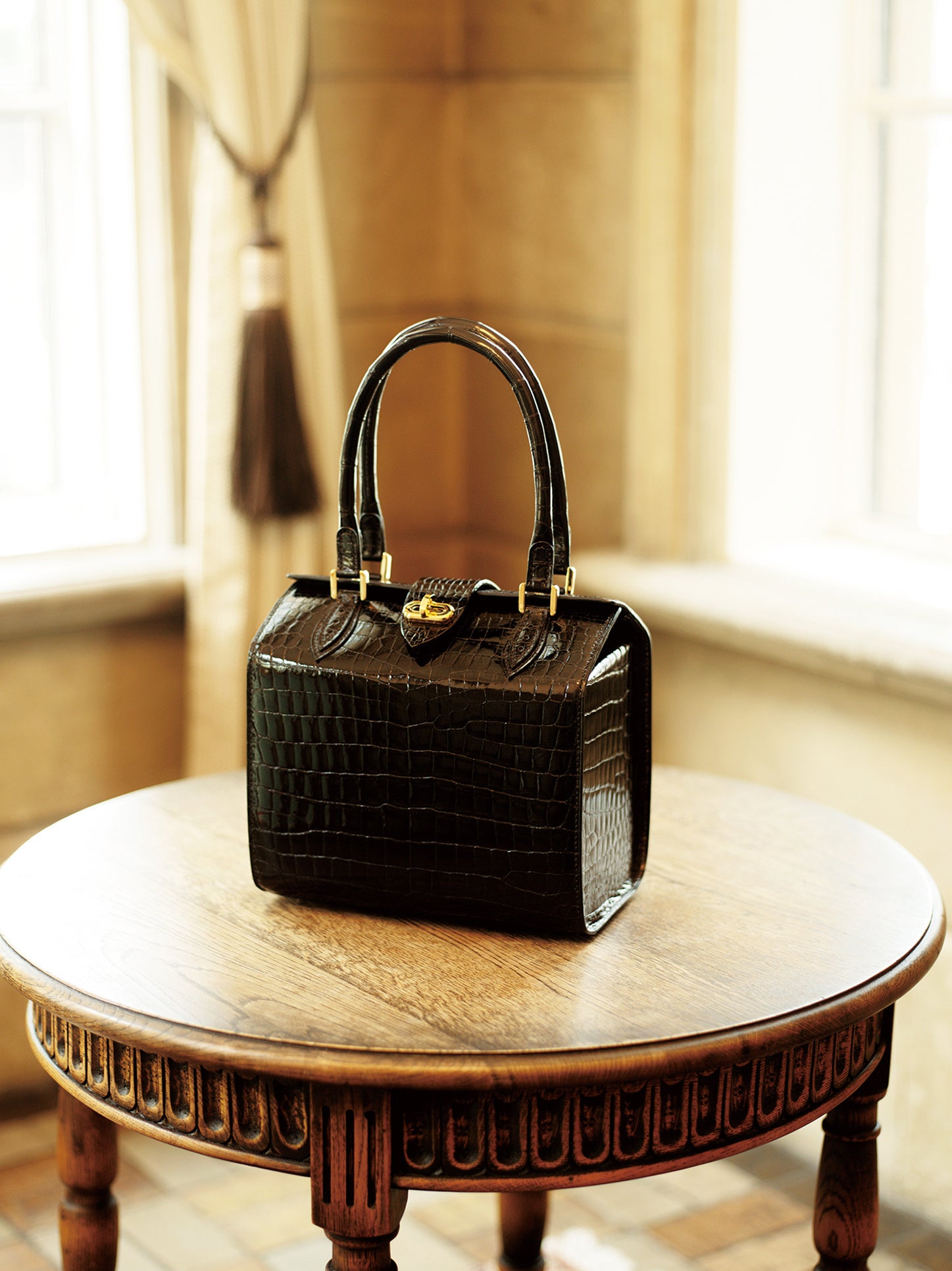 フランス老舗の最高級バッグメゾン「MORABITO」より新しいウエア