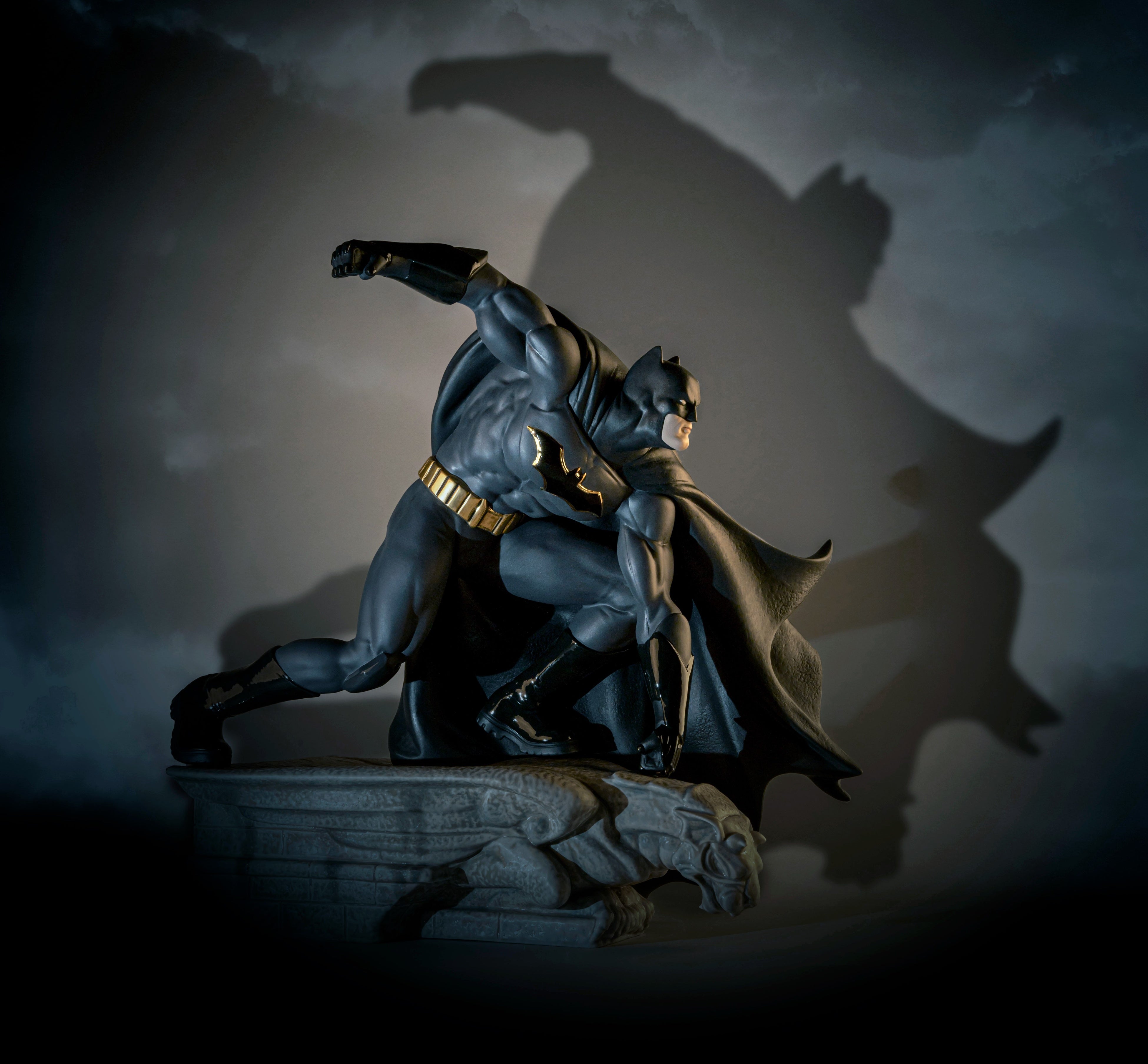 バットマン85周年を記念してリヤドロが限定品を発表 | リヤドロ