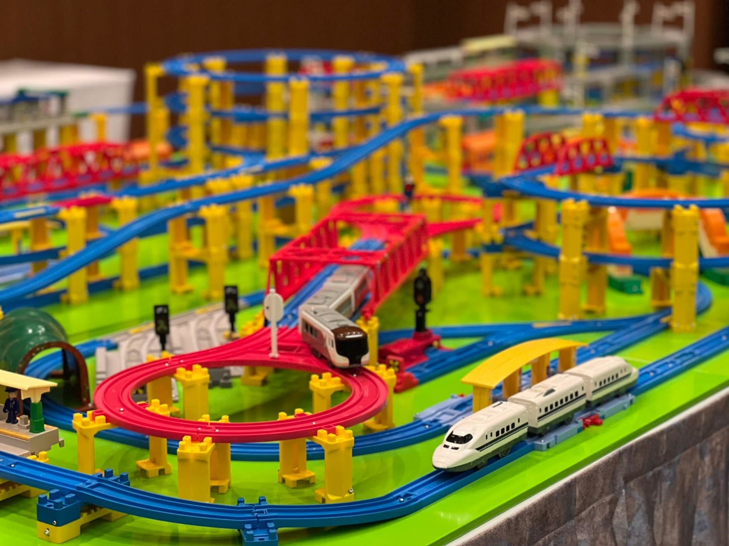 鉄道開業150周年記念 大型ジオラマ・収蔵品展示・食堂車メニューなど