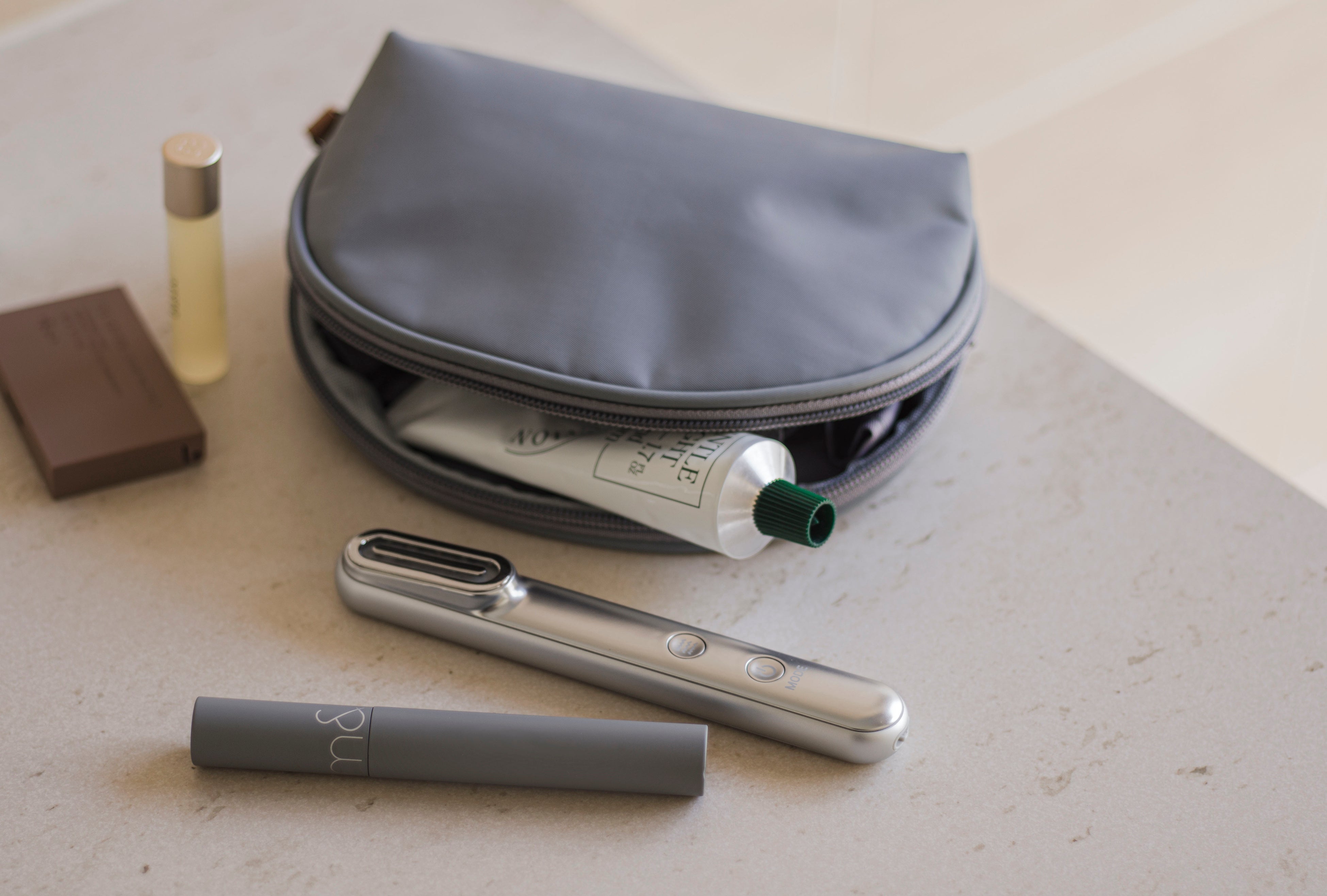 スキンケアをリデザインする「Re・De Suhada スティック美顔器」が