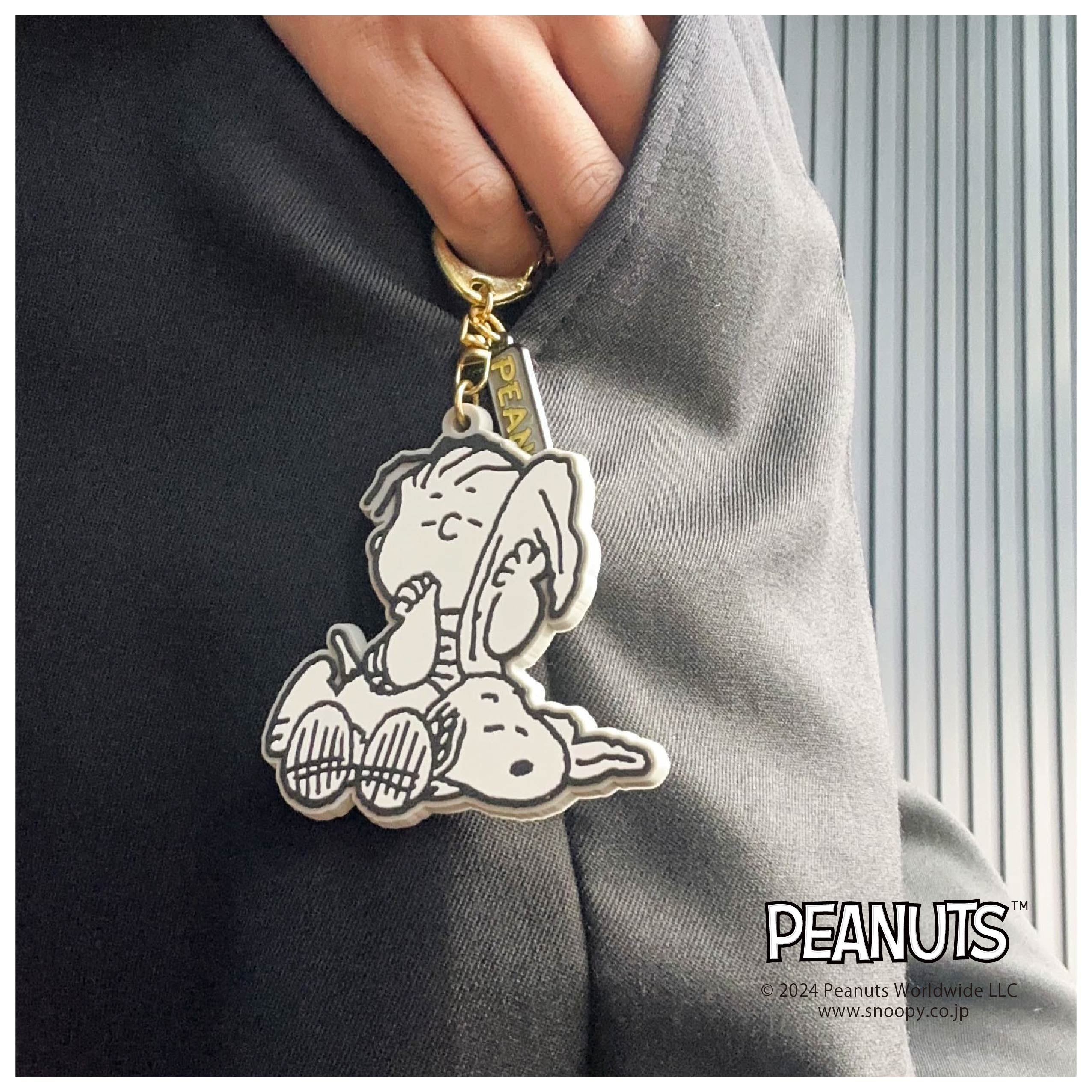スヌーピーのラバーキーホルダーがBUTTON&CUFFLINKSより5型新作発売