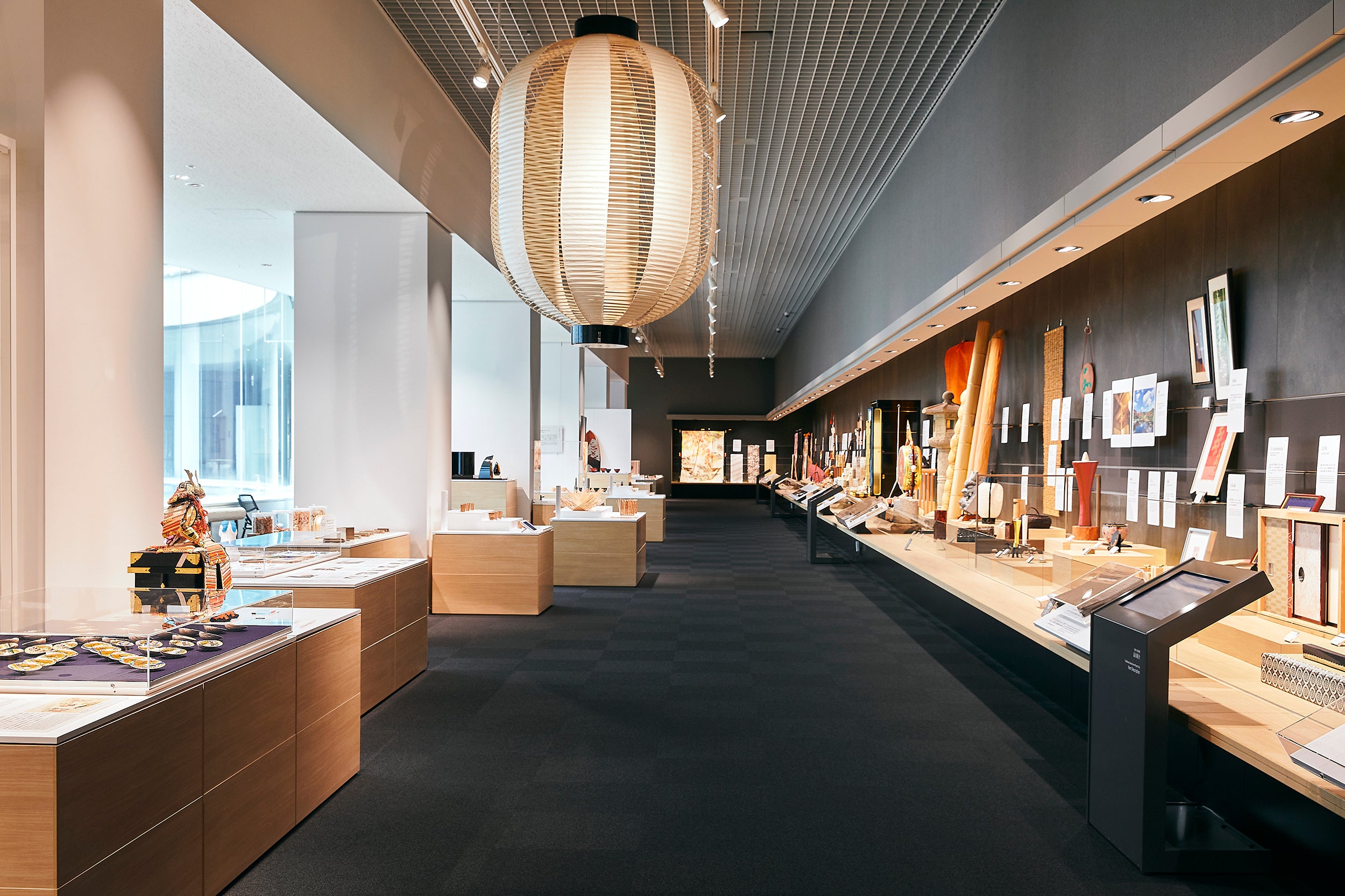 華道家・池坊専宗が写す、66の工房と匠の技——写真集『よい使い手 よい