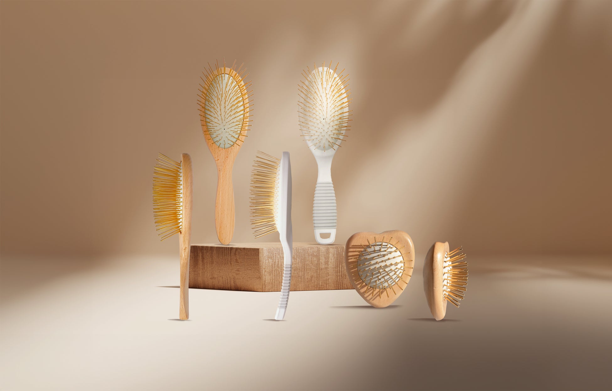 伝統と革新の融合・話題の24KG プレミアム FOXカッサ ヘアブラシにミニ