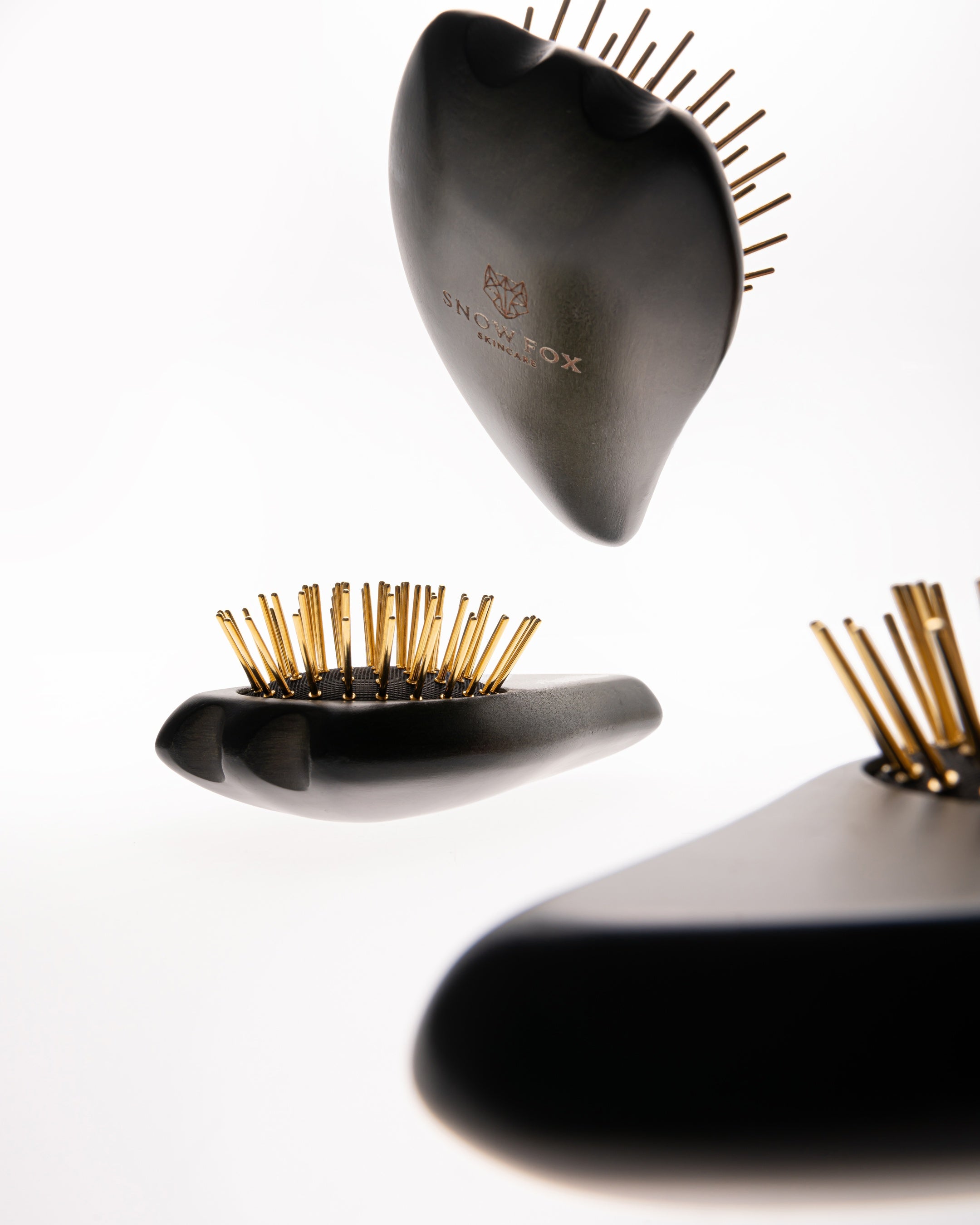シリーズ累計総売上40,000本突破】SNOW FOX SKINCAREカッサブラシ第4
