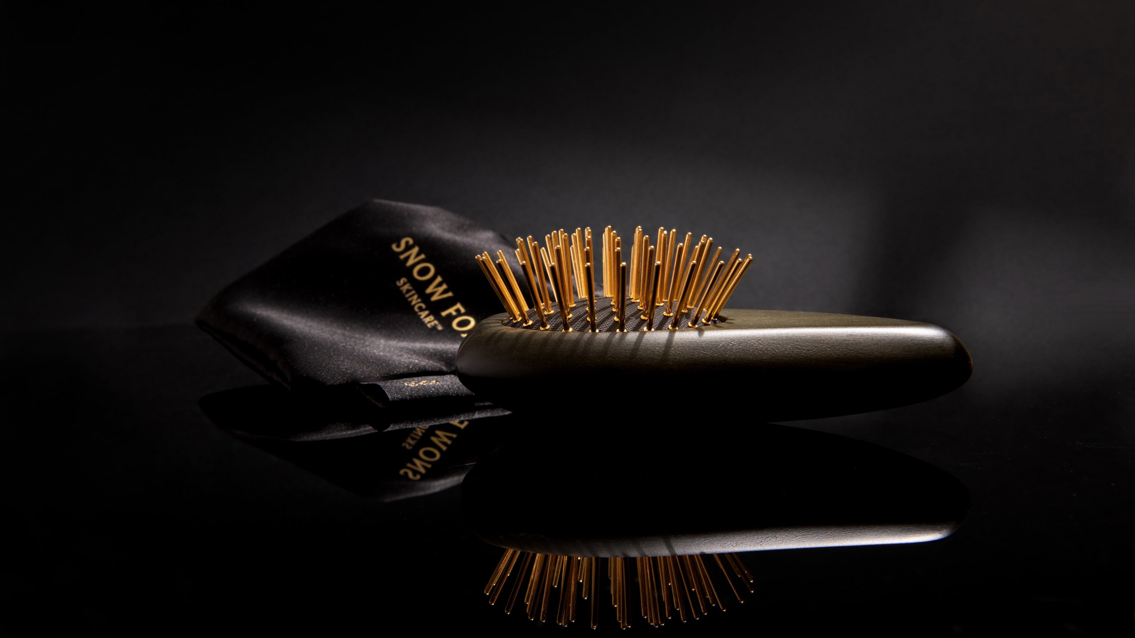 シリーズ累計総売上40,000本突破】SNOW FOX SKINCAREカッサブラシ第4