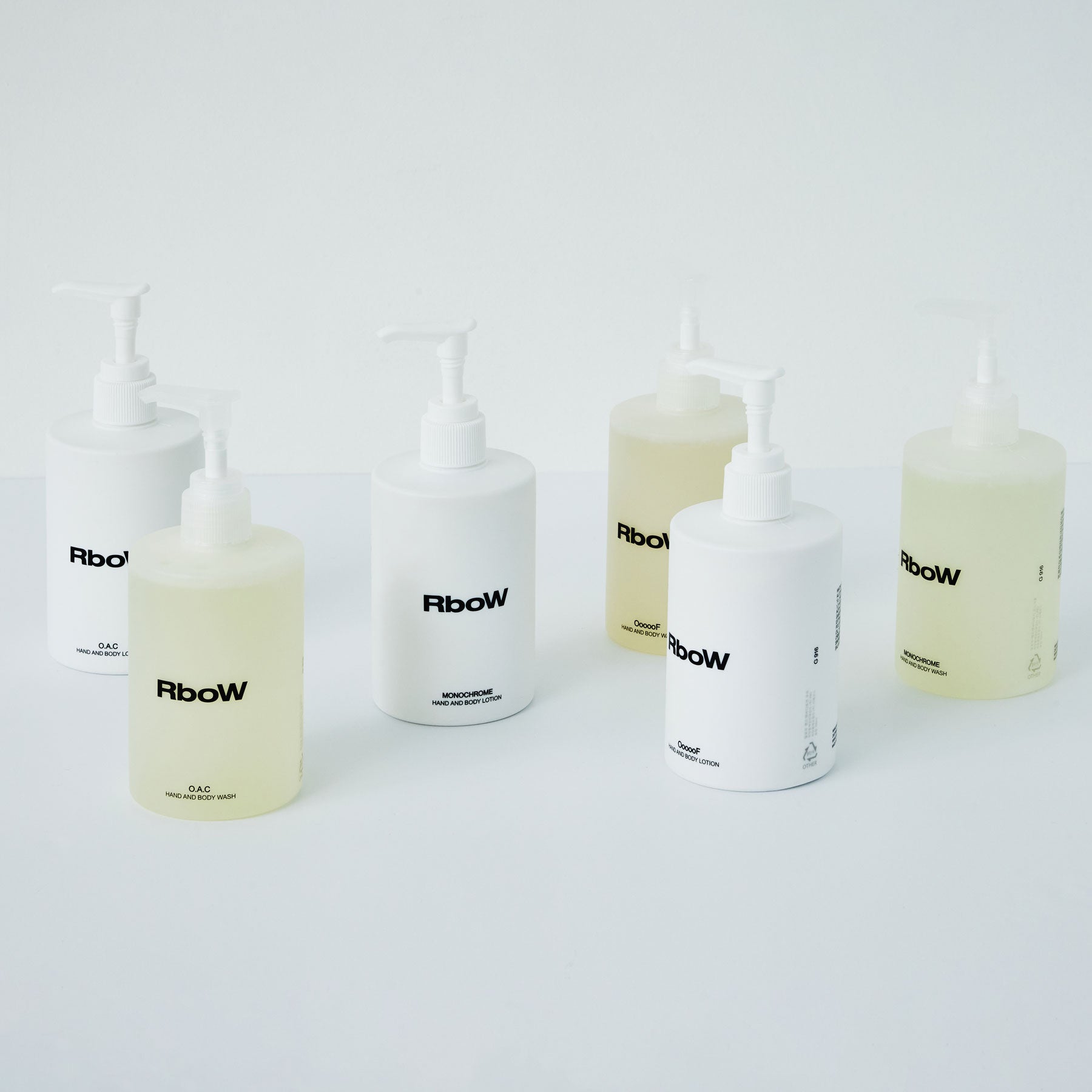 RboW(アールボウ)】美的2024ベスコスを受賞した 人気の香水O.A.C(オー