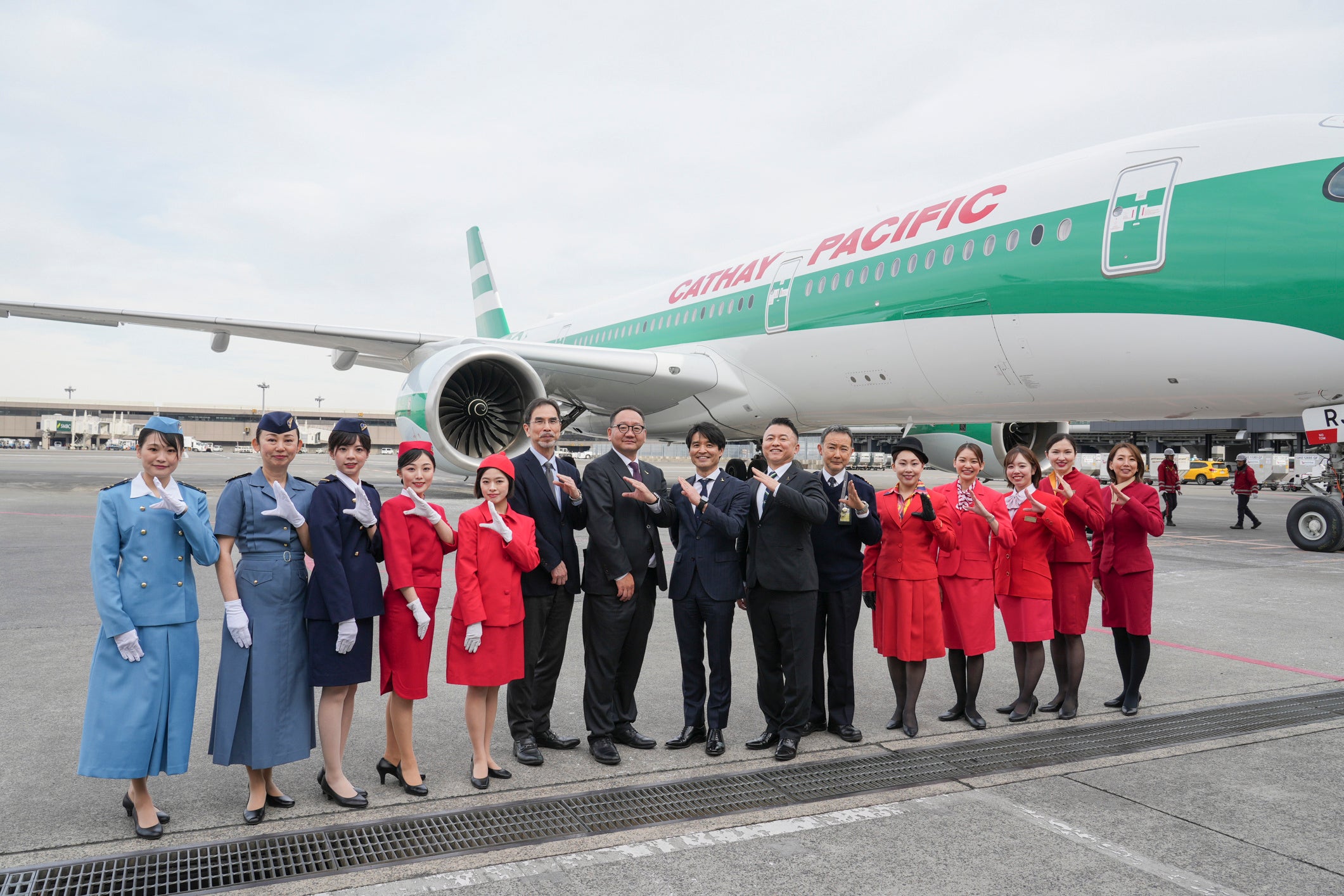 キャセイ】創立80周年記念特別塗装機を日本初披露 | Cathay Pacific