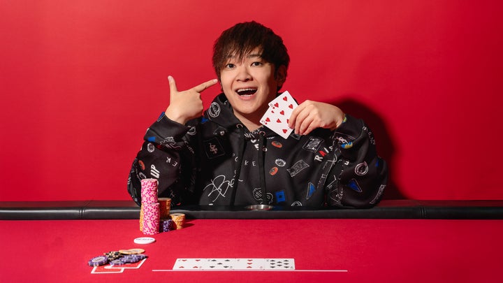 100万人突破記念！ポーカーYouTuber「世界のヨコサワ」が8/29(金)20時