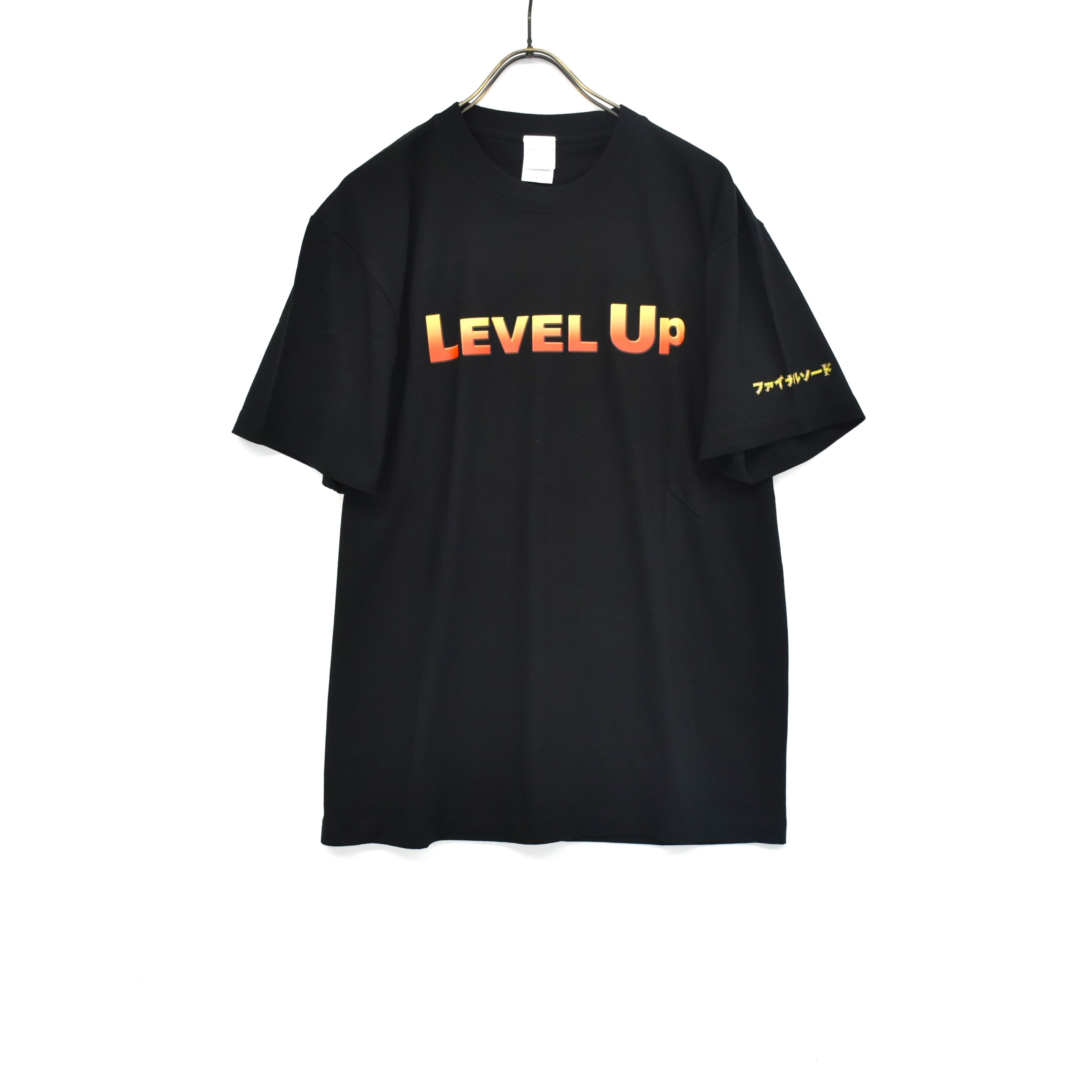 ファイナルソード」のアパレルグッズを取り揃えたポップアップストアを