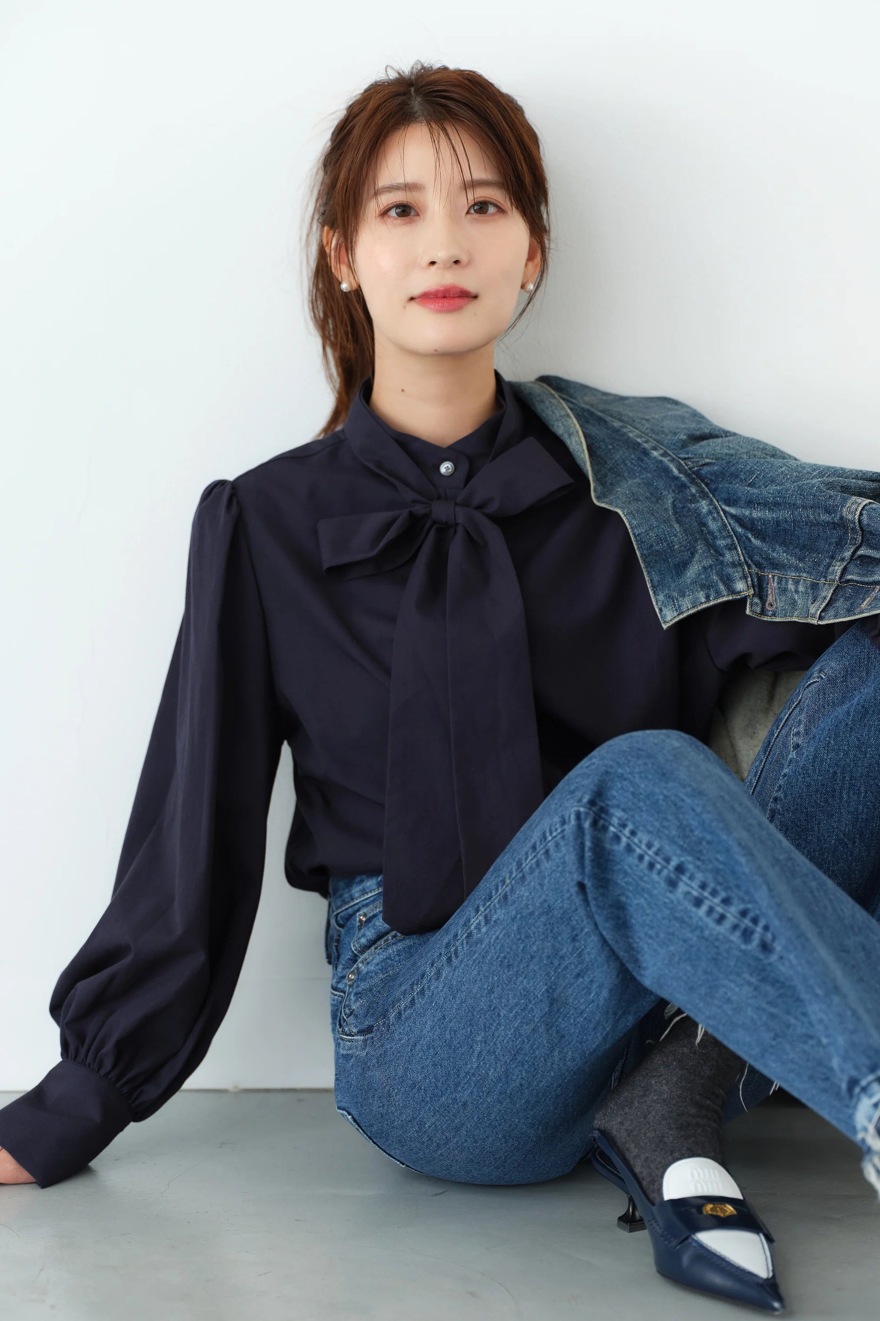 Audire（アウディーレ）が、ロングセラーの“秋冬の存在感ブラウス”を