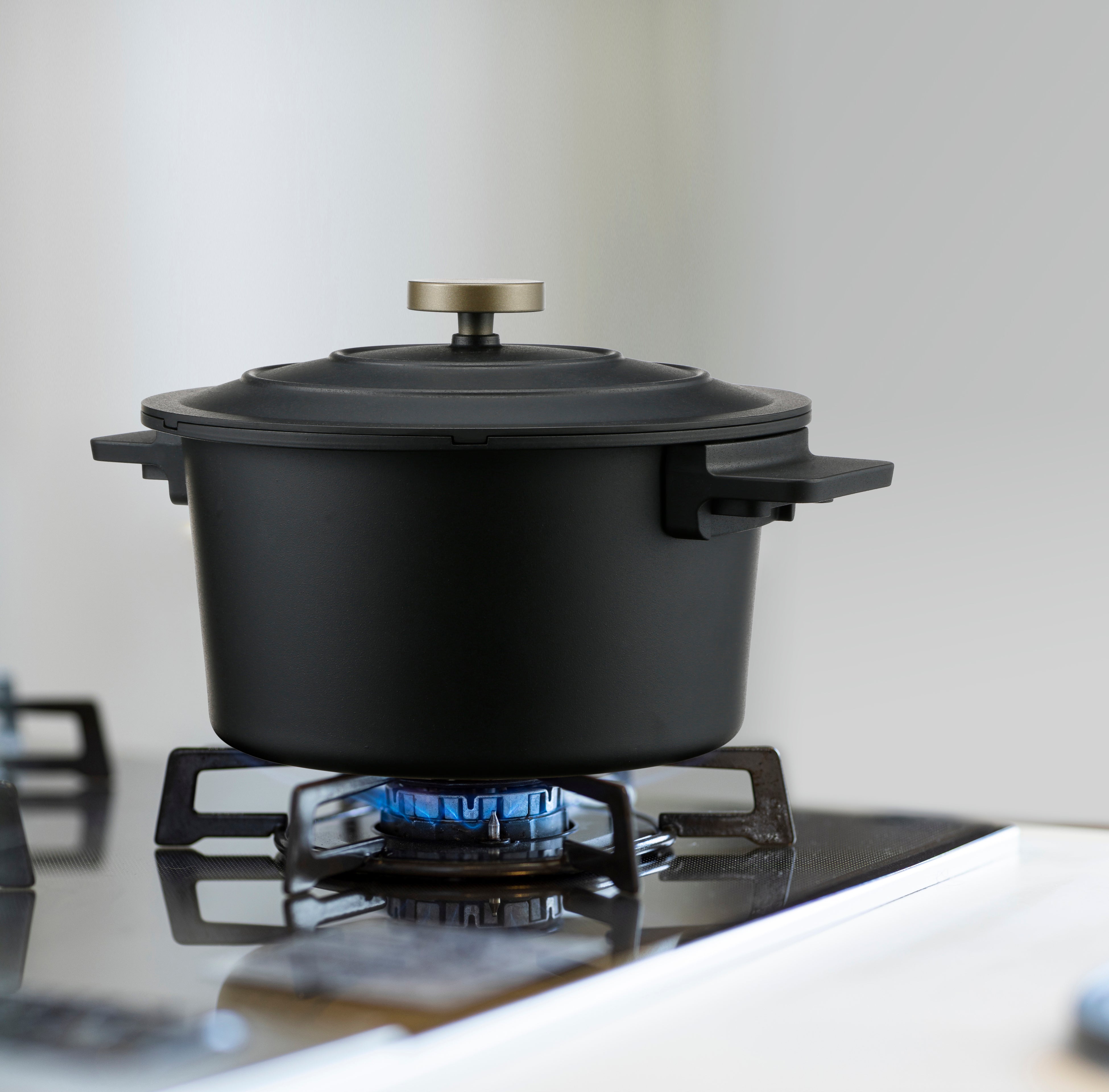 ヤマダホールディングス オリジナル商品「SERIE NOIR」（セリエ