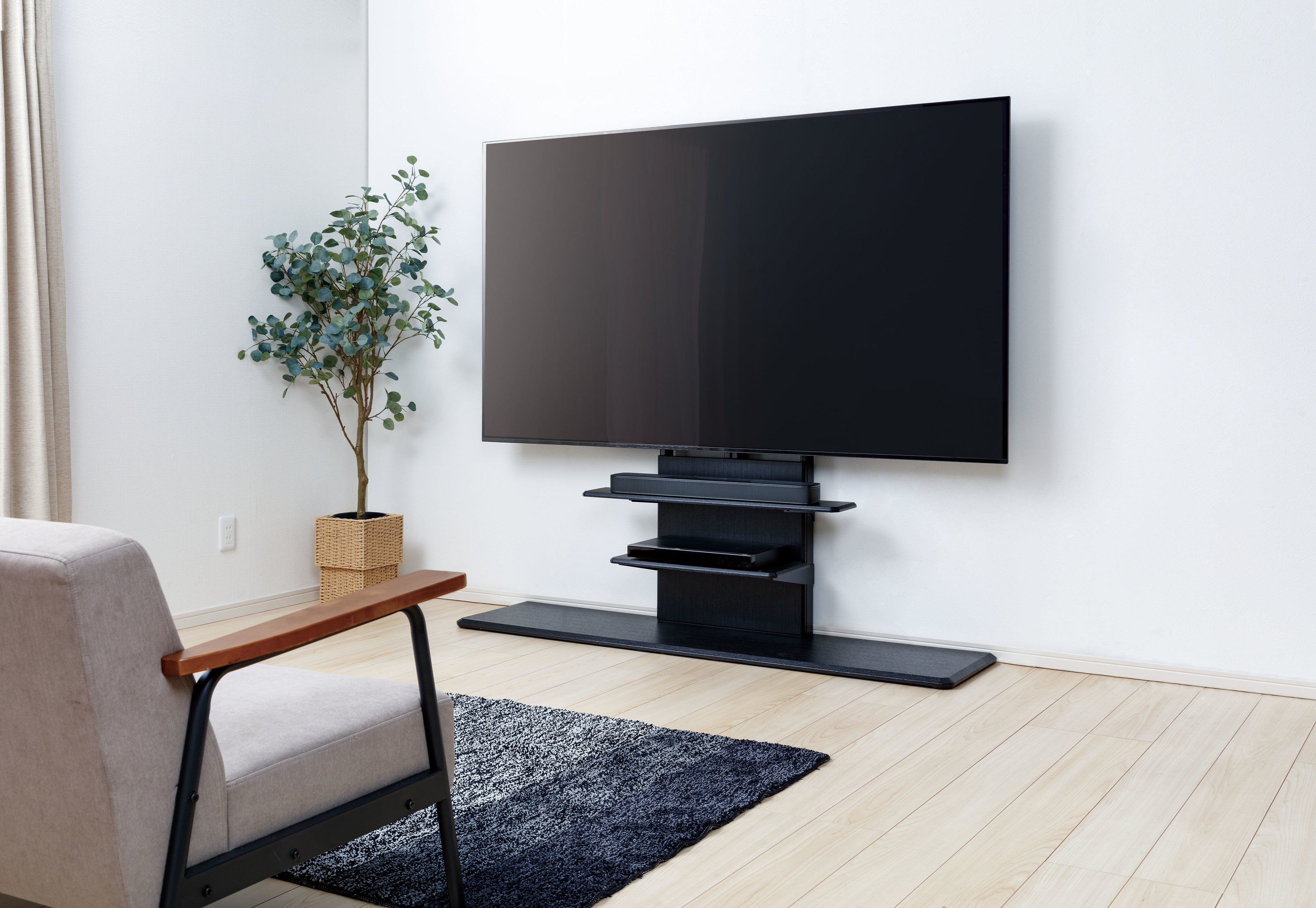 ヤマダホールディングスオリジナル商品 90型まで対応できる「超」大型