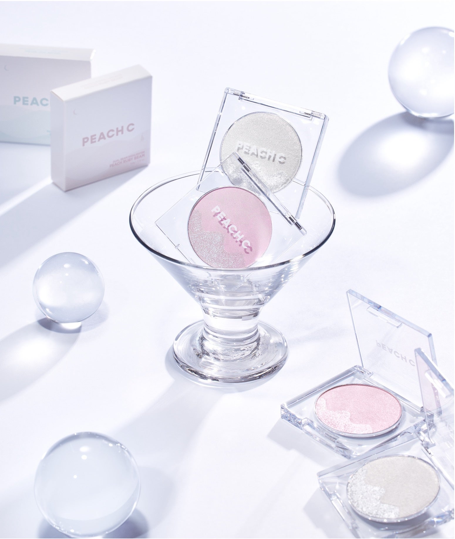 韓国発のコスメブランド「PEACH C」からツヤめくハイライトと輝く