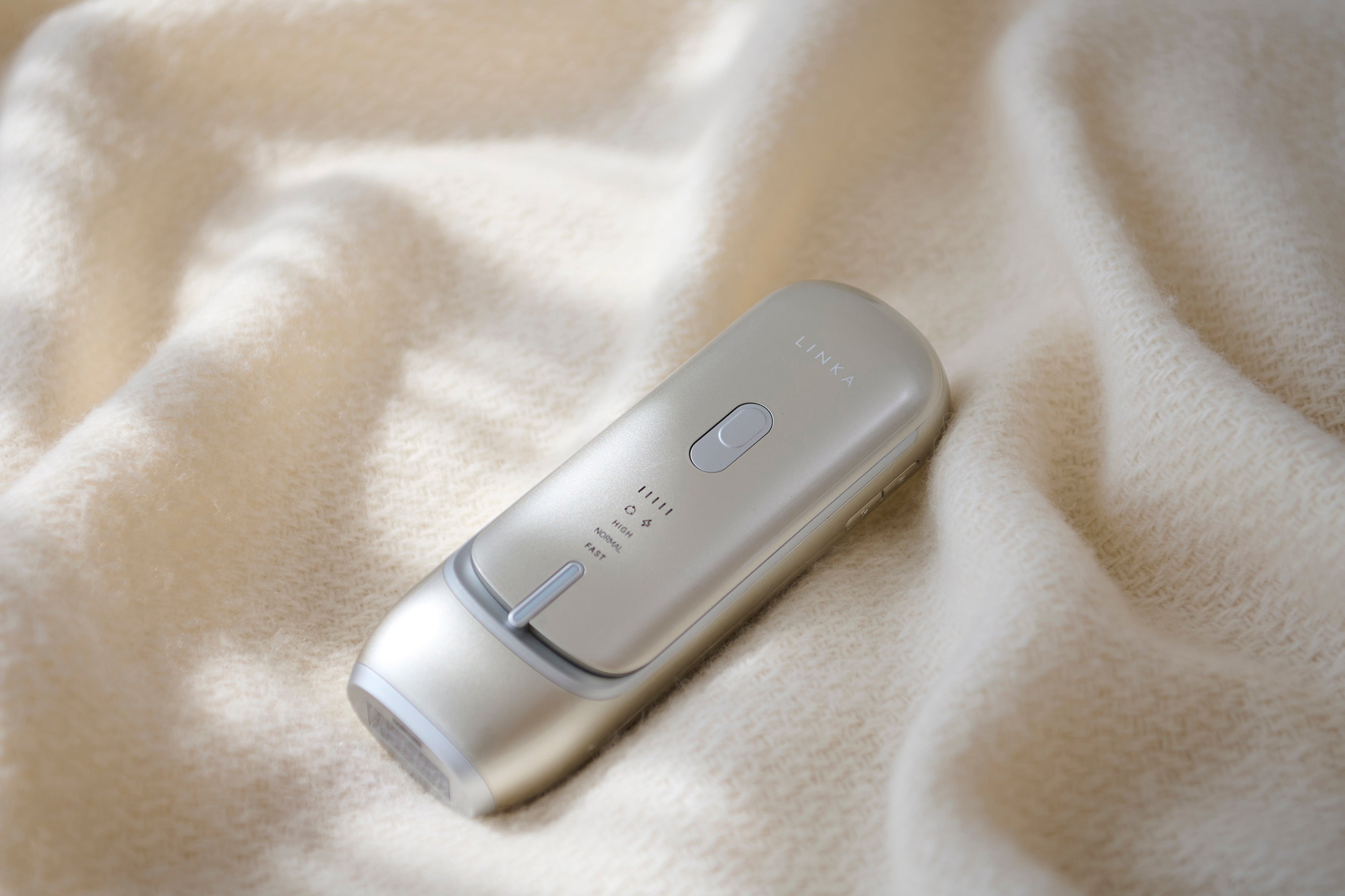 美容機器ブランドLINKAより、ブライトニングとハリ・弾力ケアに特化