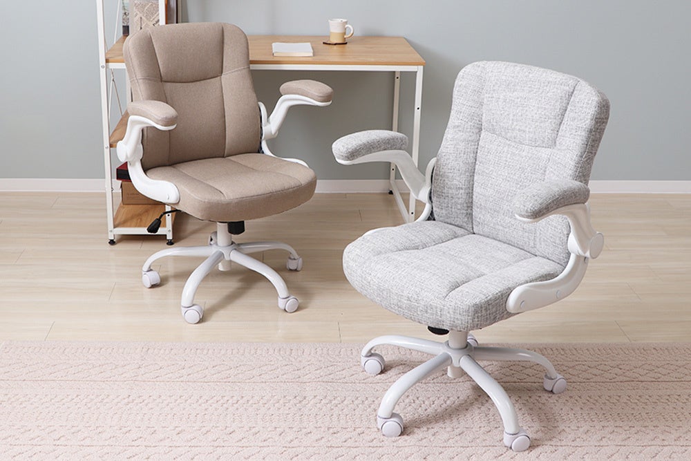 ヤマソロ」自宅に馴染むホワイトベースの多機能なデスクチェアが登場