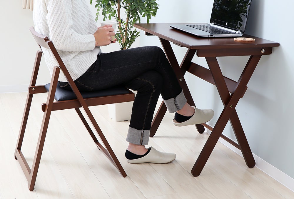 ヤマソロ」お待たせしました！「折りたたみデスク＆チェア」にホワイト