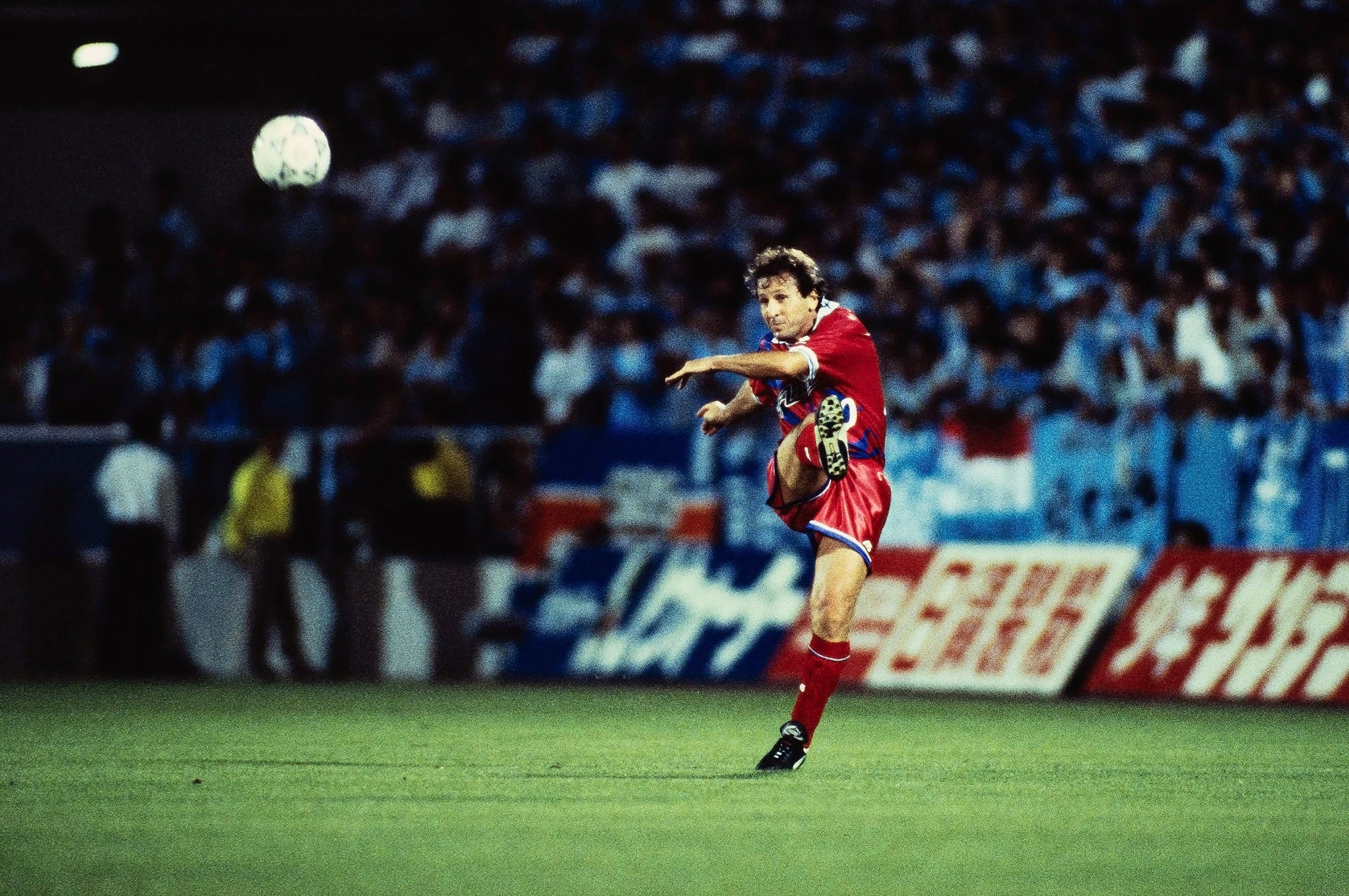 ジーコCA引退30周年記念 スタジアム壁面アート完成！ | 株式会社鹿島