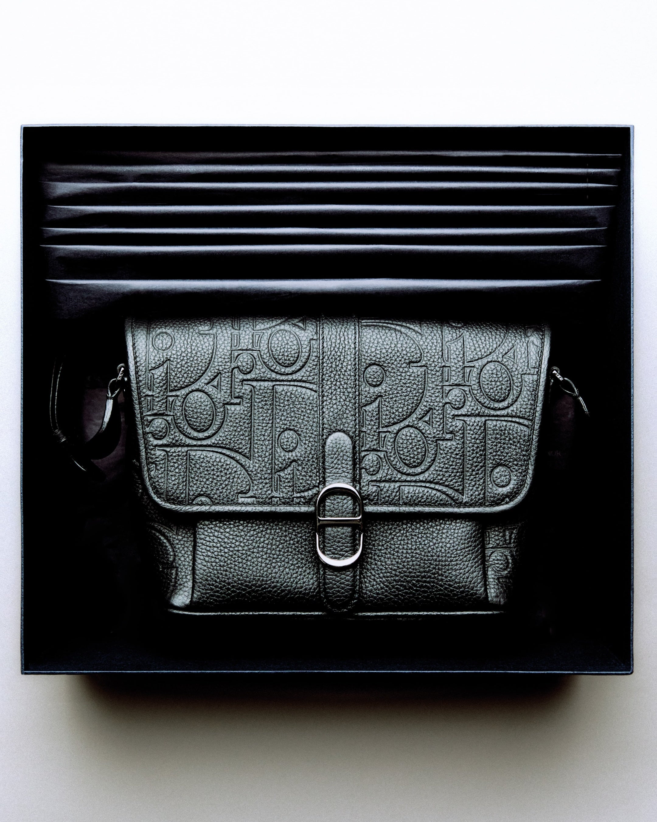 DIOR】特別な日に贈るメンズ ギフトセレクション | クリスチャン