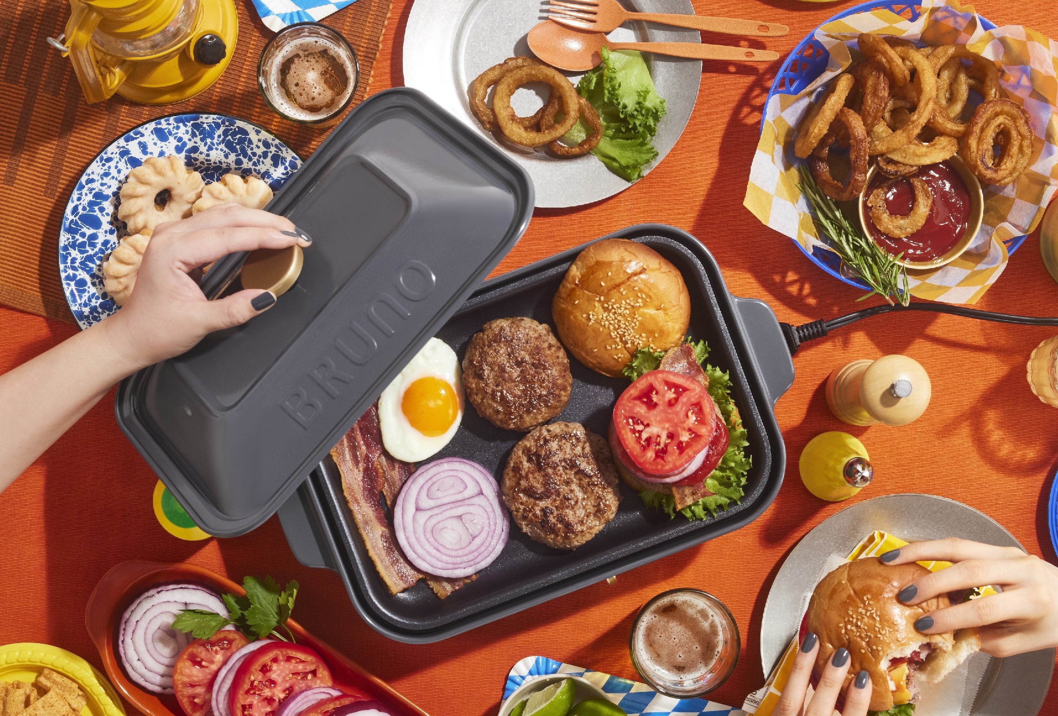 BRUNO10周年記念 特別企画！大人気ホットプレートから5色の限定カラー