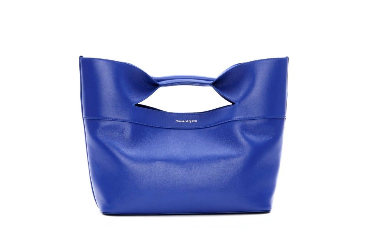 Alexander McQueen】新作バッグ「The Bow」が登場 | 株式会社ケリング