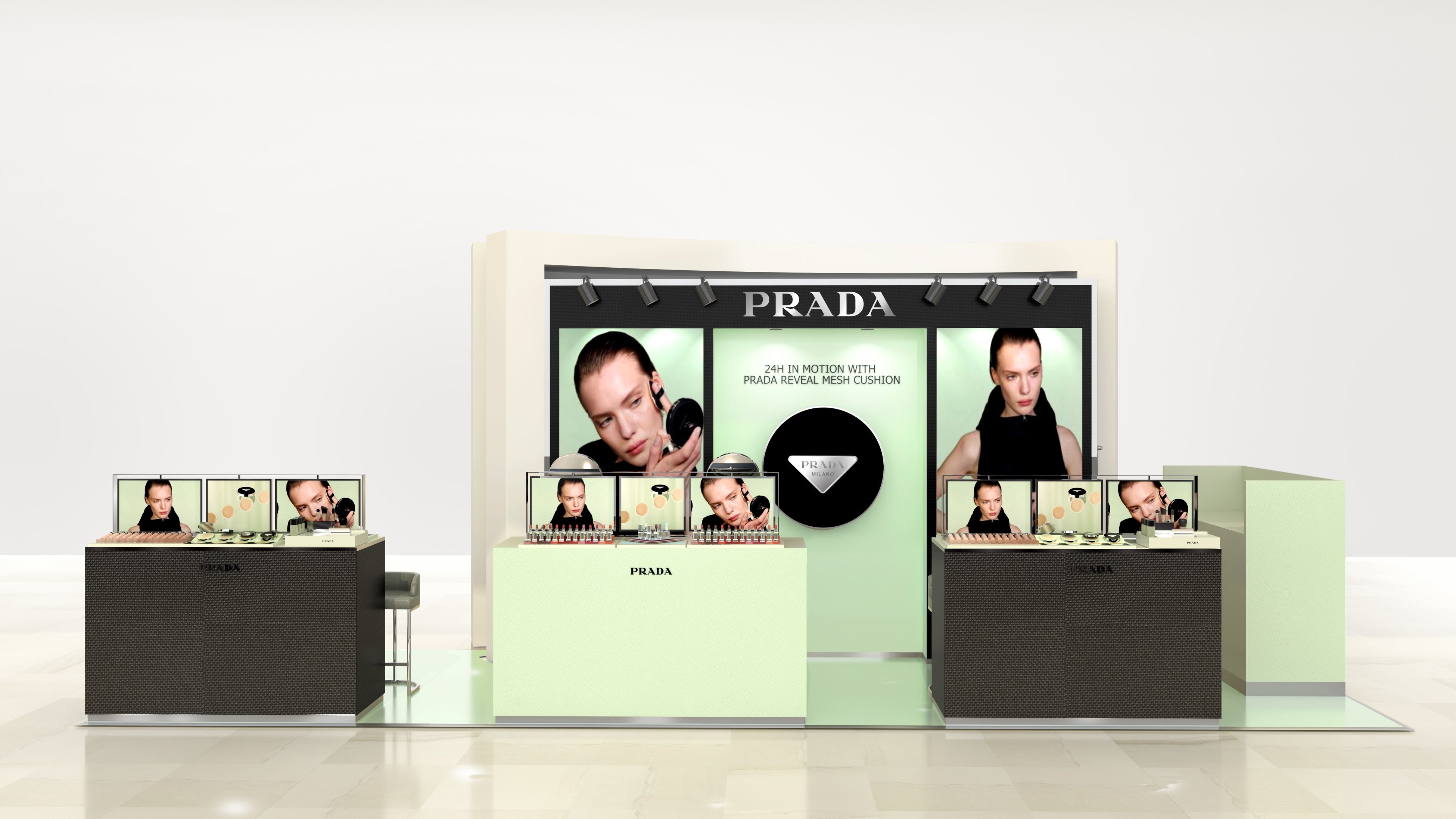 阪急うめだ本店で期間限定「プラダ メッシュ クッション」ポップ