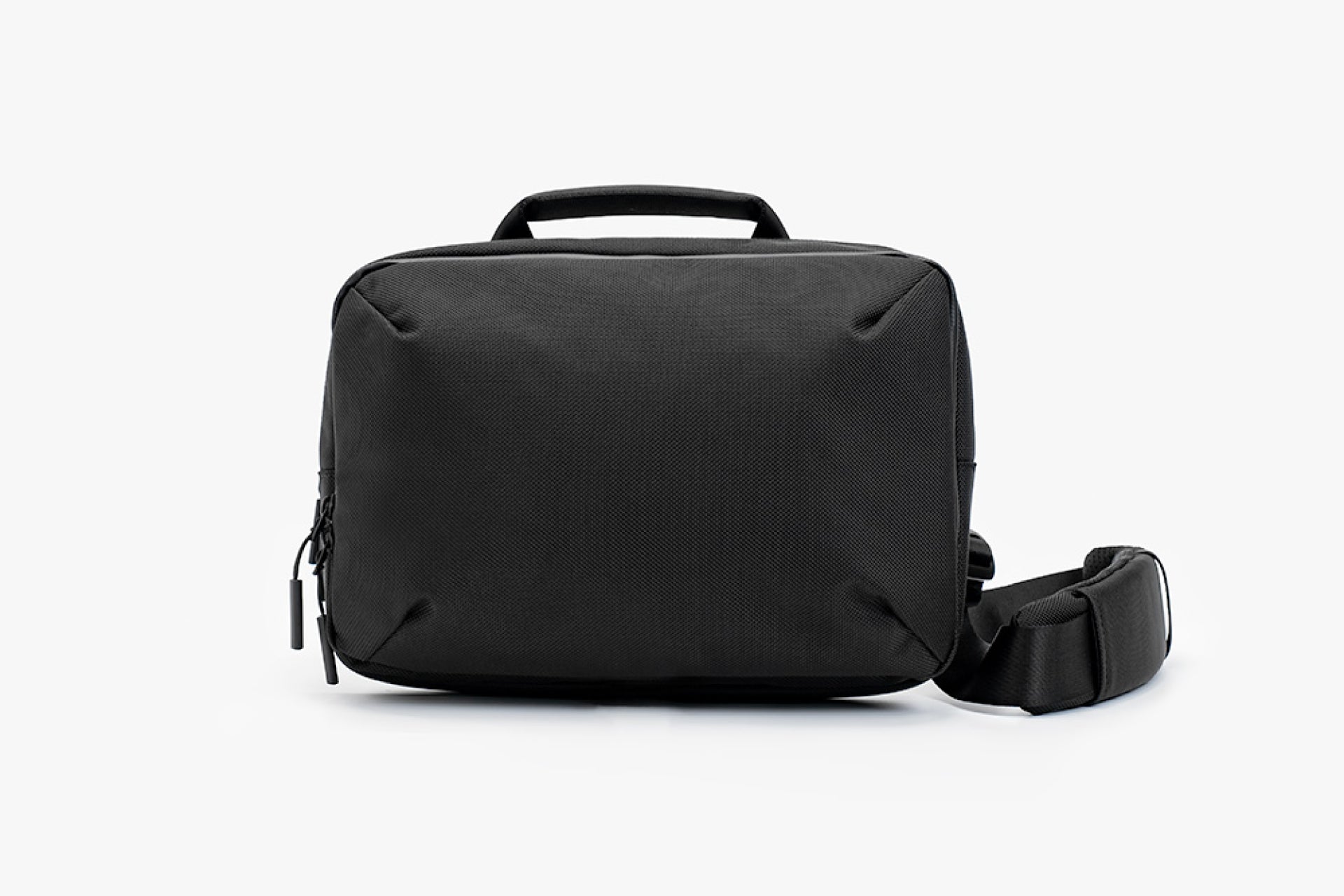 ケースフィニット株式会社、バックパックの機能をコンパクトに詰め込ん