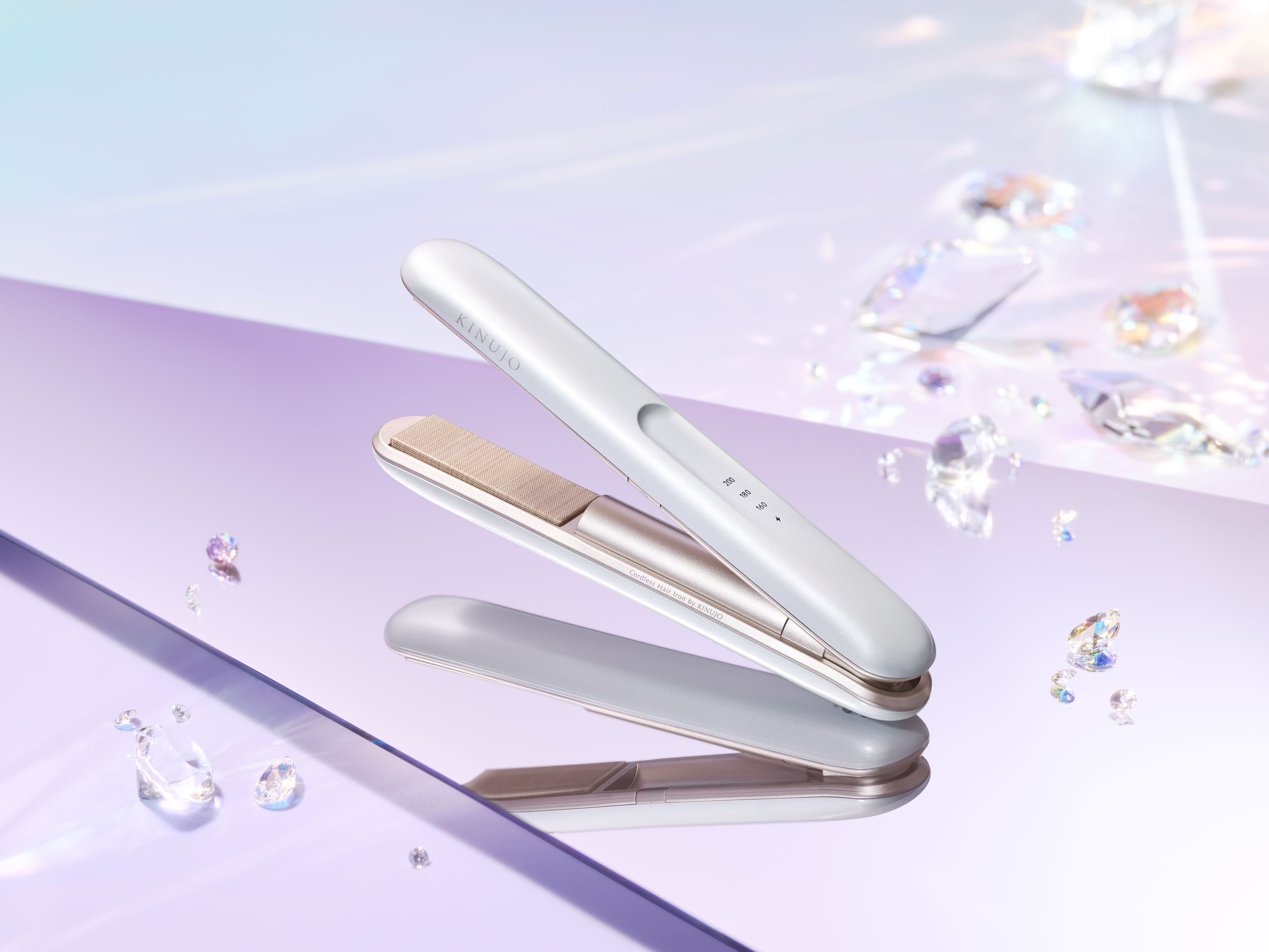 シルクプレート®ヘアアイロンの『KINUJO』から多様なシーンを彩る2