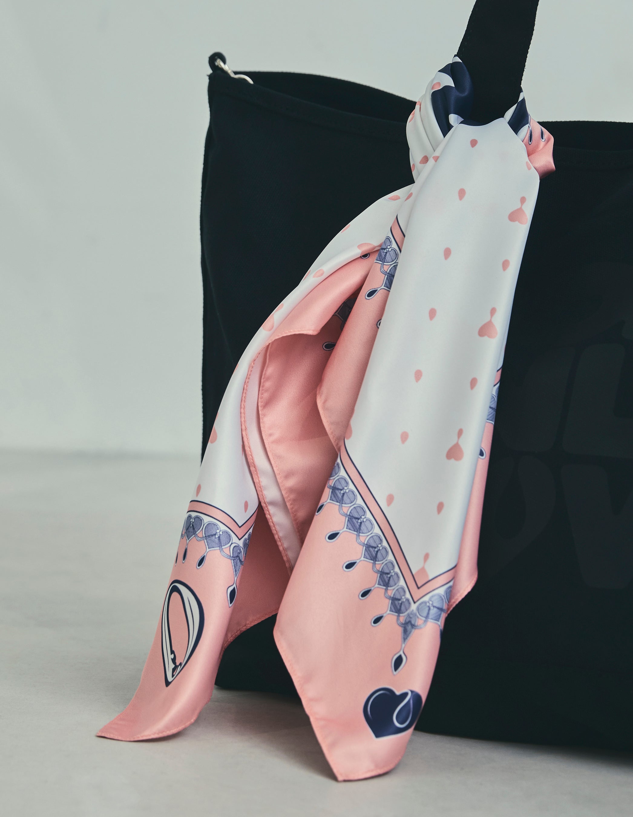 アーティストの岩田剛典がプロデュースするブランド「GOD ONLY KNOWS