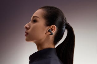 Shokz初のイヤーカフ型イヤホン「OpenDots ONE」2025年3月18日（火