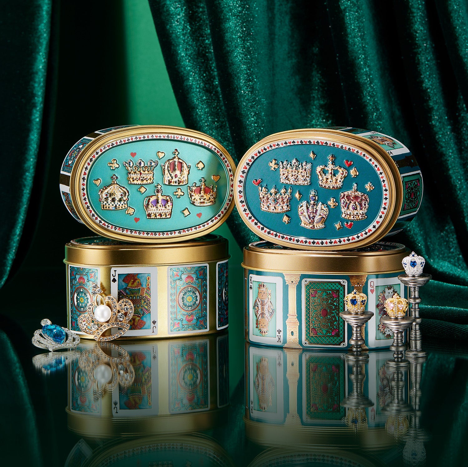 今回のジョーカーはネコの魔女！8枚のガラス絵をデザインした『ネコの