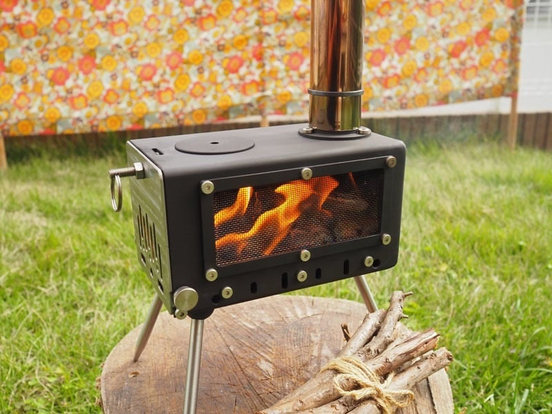 小さいけれど本格派！癒しギア ミニチュア薪ストーブ「小薪～メッシュ