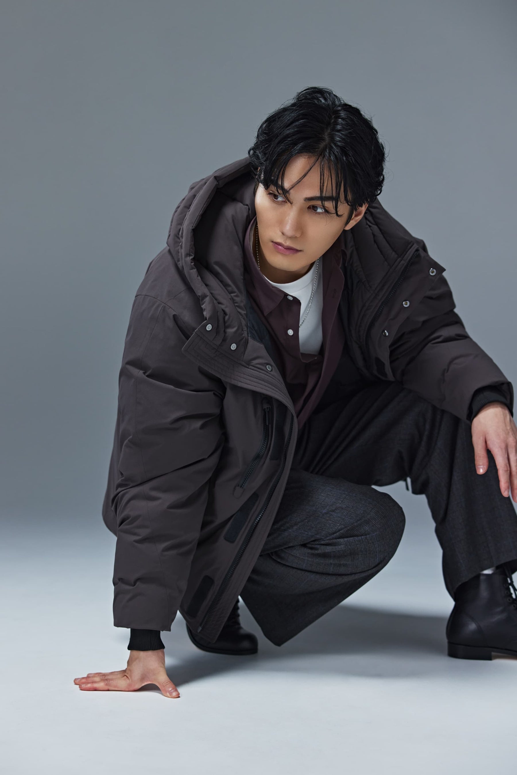 ナノ・ユニバースより、南沙良・大平修蔵が着こなす「nishikawa DOWN