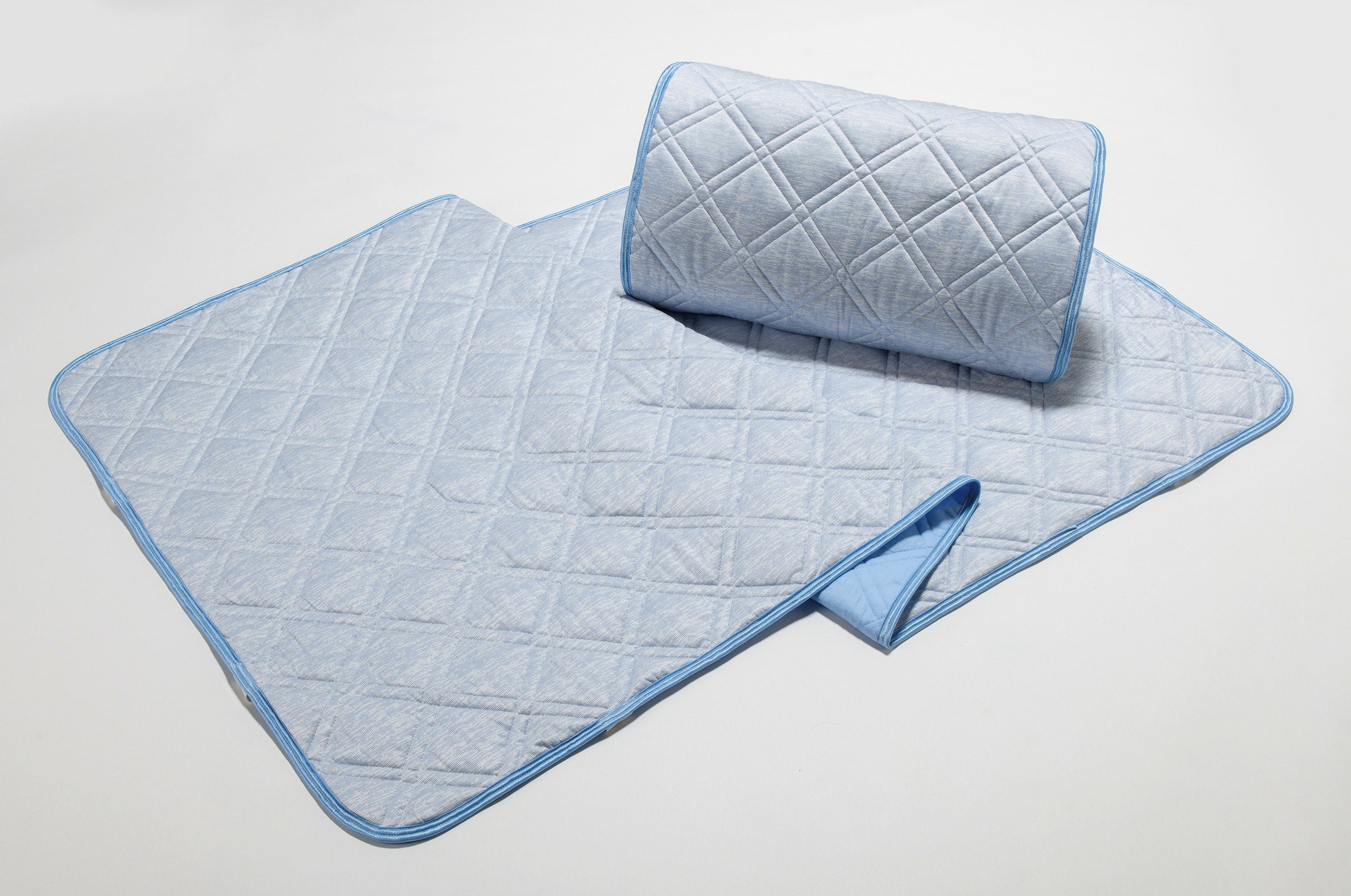西川の冷感寝具シリーズ『COOL TOUCH』から“清潔冷感”の敷きパッド