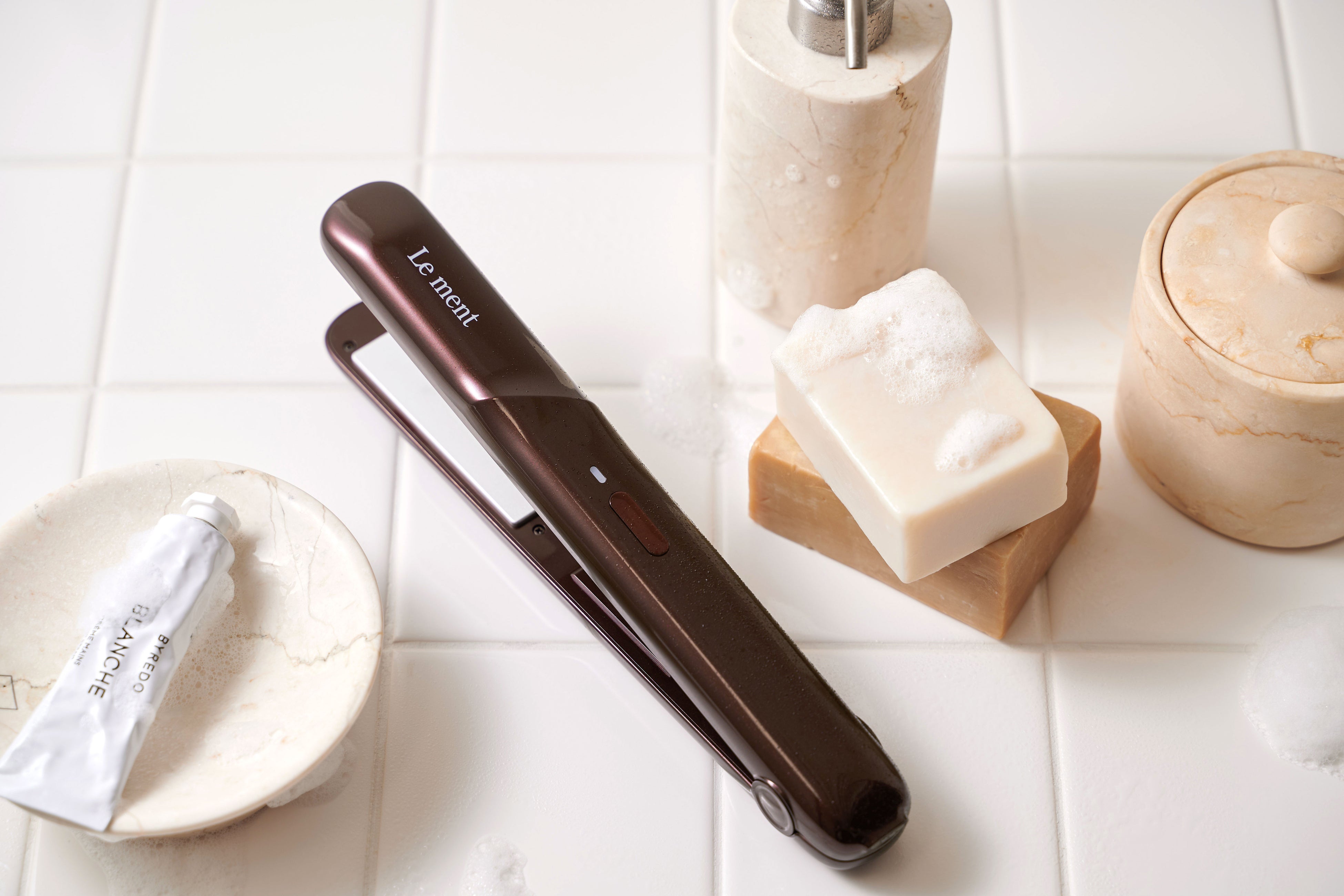 浸透不足にアプローチ！超音波トリートメント導入器が新登場！美髪を