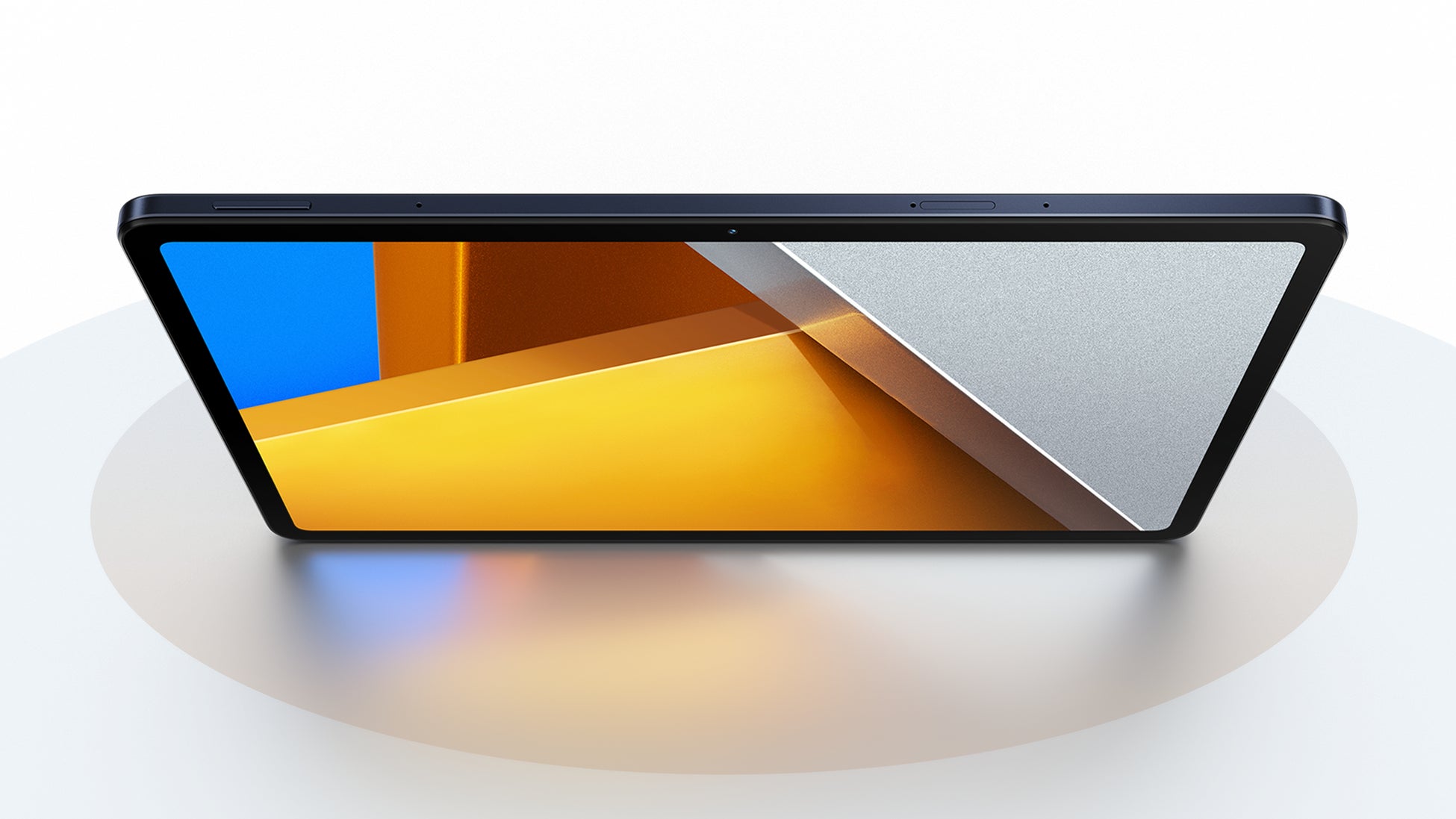 大きな画面で、大きく遊べ」高精細の12.1インチディスプレイ搭載で