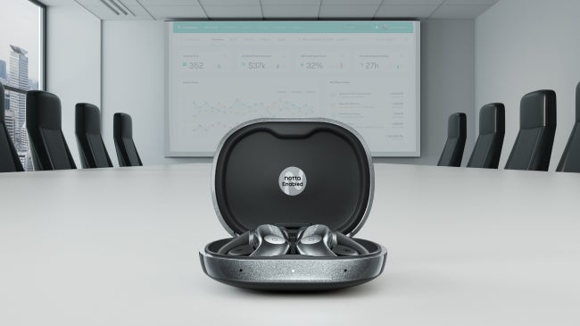 聞く」から「記録・要約」まで、一台で実現。Nottaの次世代AIイヤホン