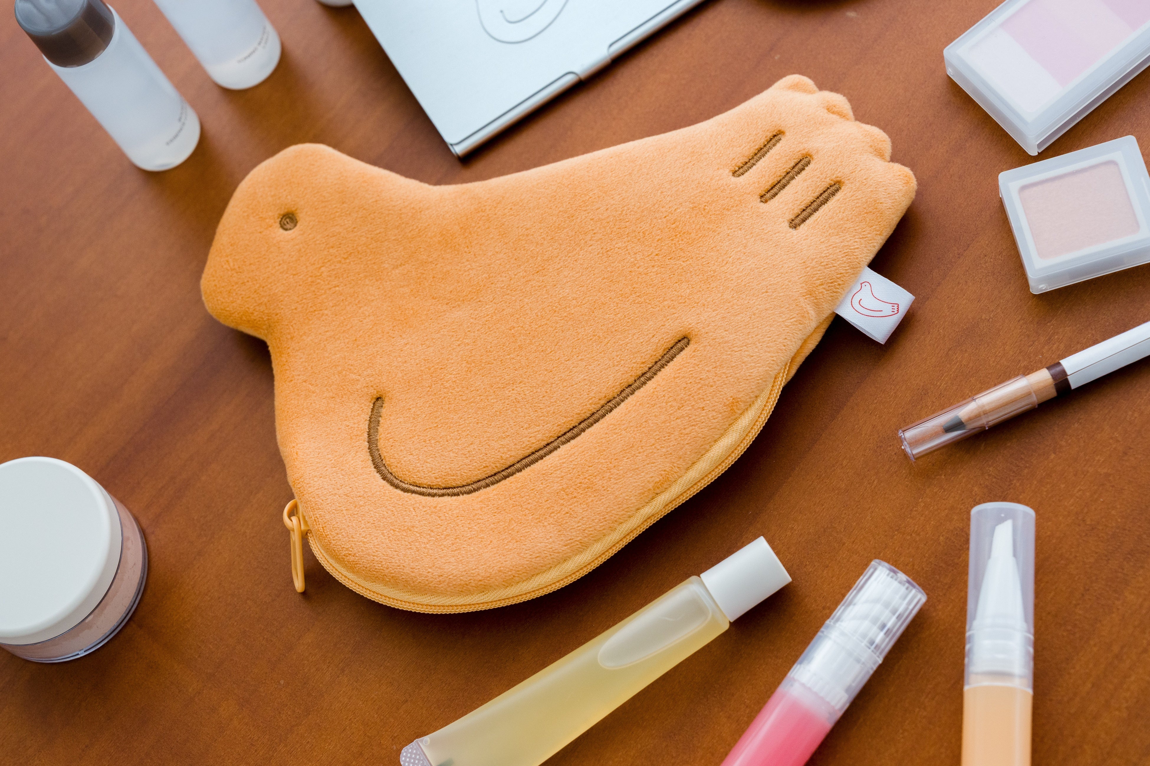 3月6日は鳩サブローの日】鎌倉本店限定のポーチと、鳩サブレーが