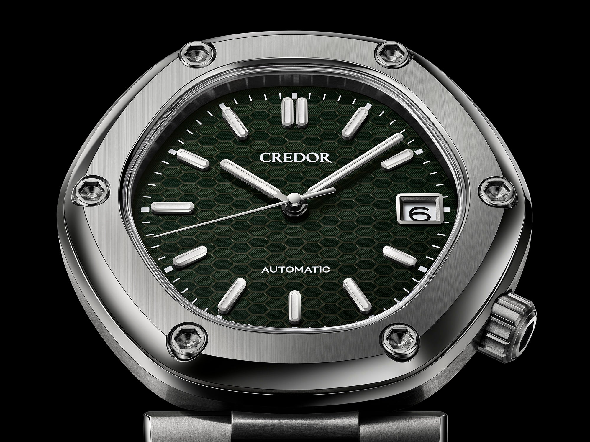 クレドール＞より、その歴史に名を刻んだロコモティブが、装いも新たに