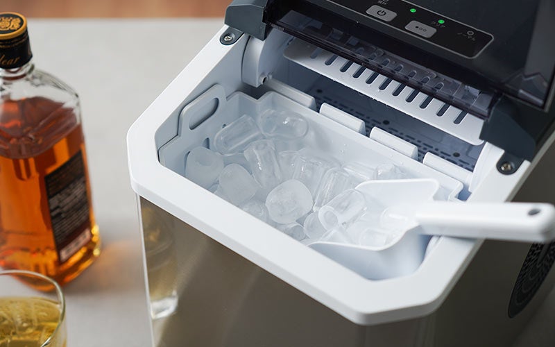 透き通った氷がつくれる高速製氷機「クリアアイスゴロン」』を発売