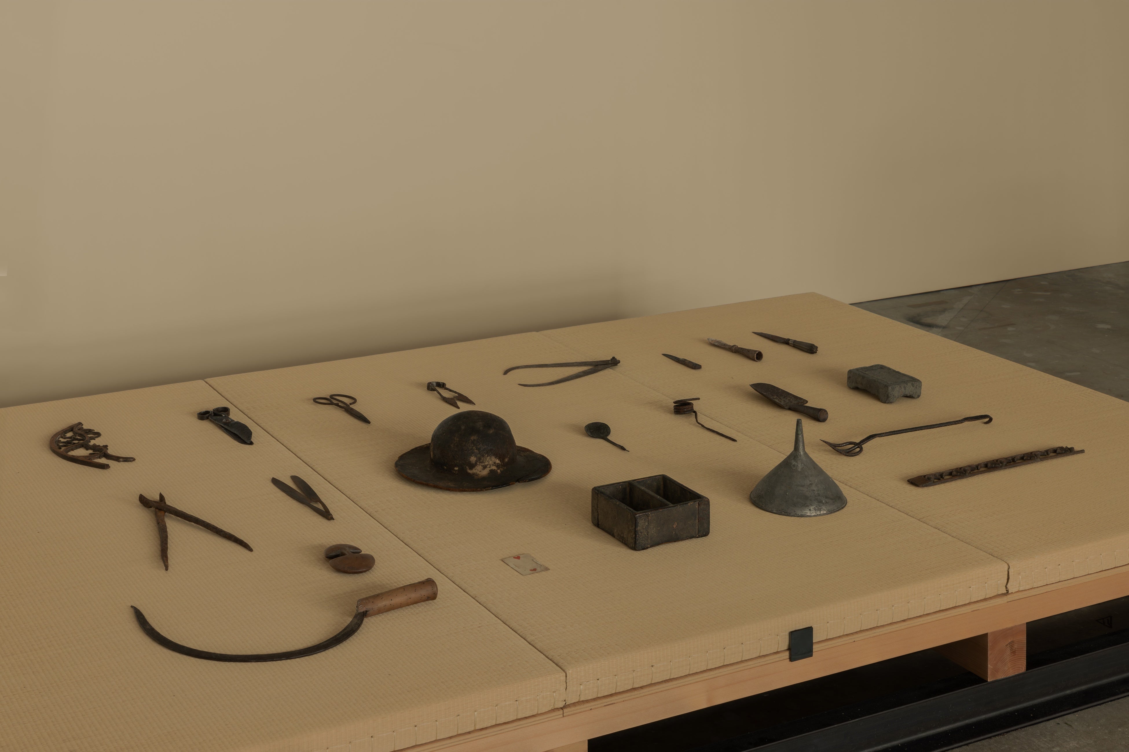 NEW AUCTIONが2026年3月15日に「古道具坂田」を通じて蒐集された品々