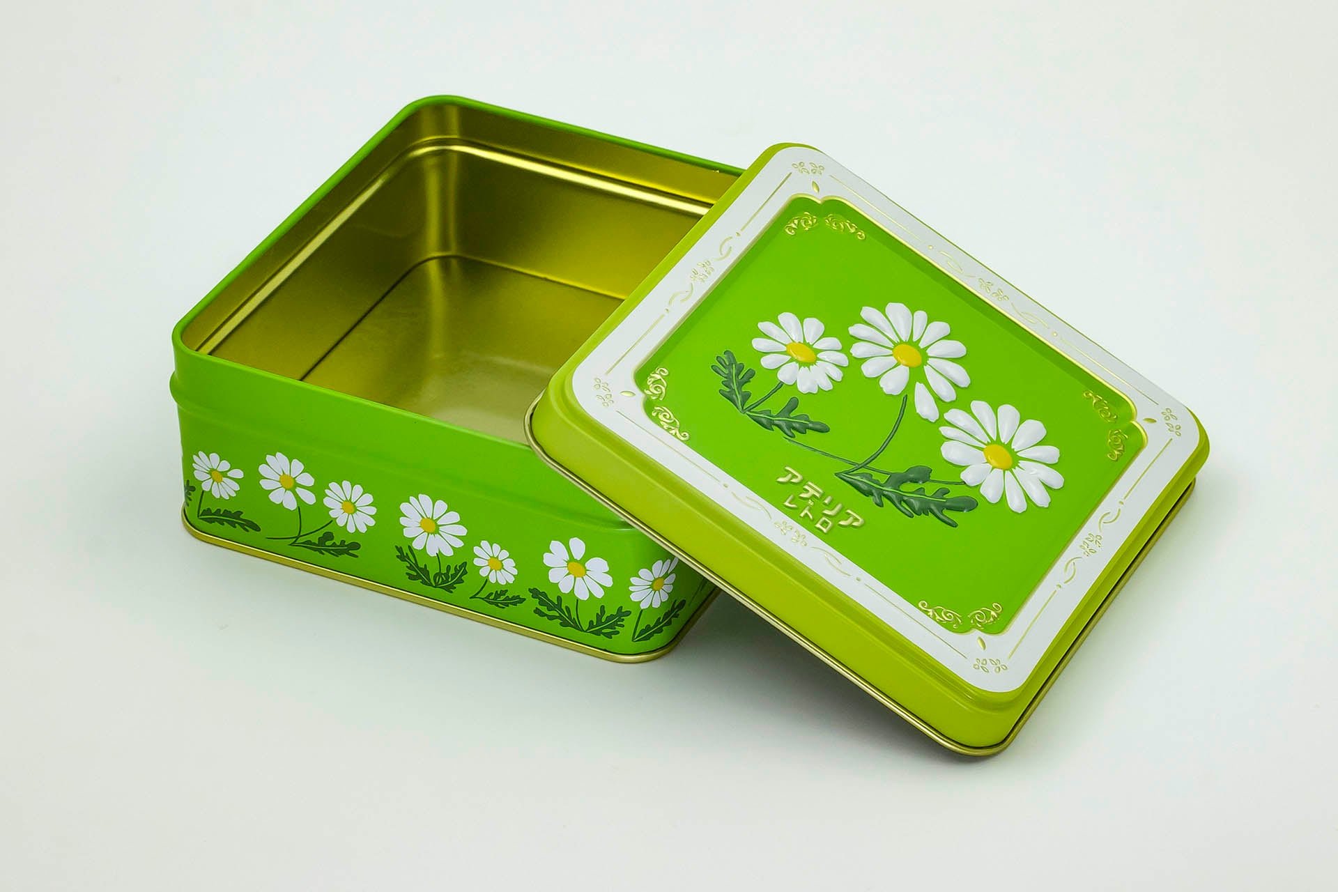 昭和のカワイイを詰め込んだ「アデリアレトロ」が『ブリキ缶』で登場