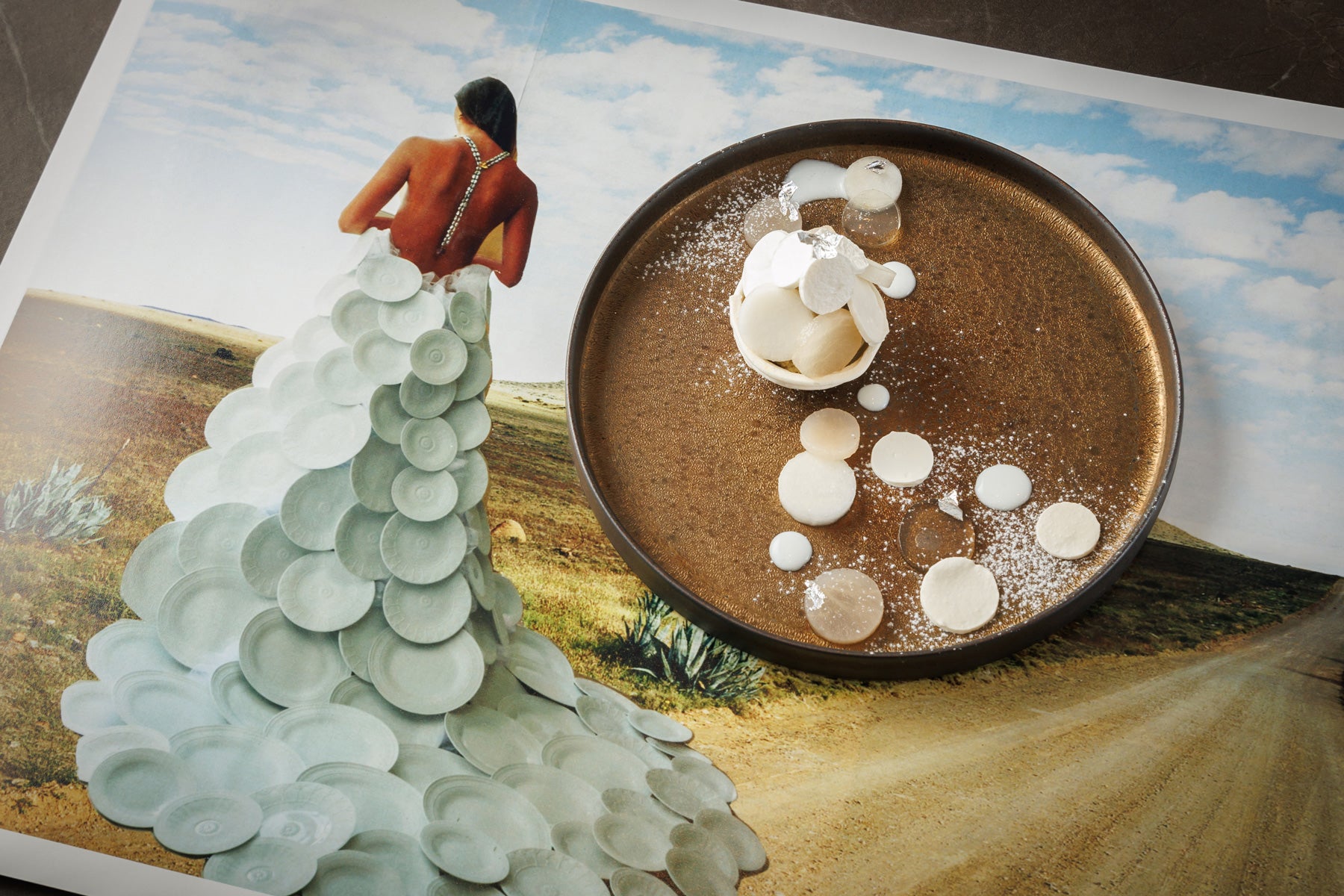 SHAWN HOLLY SOLO EXHIBITION “SHARE THE WEALTH/共有”とサロン覺の