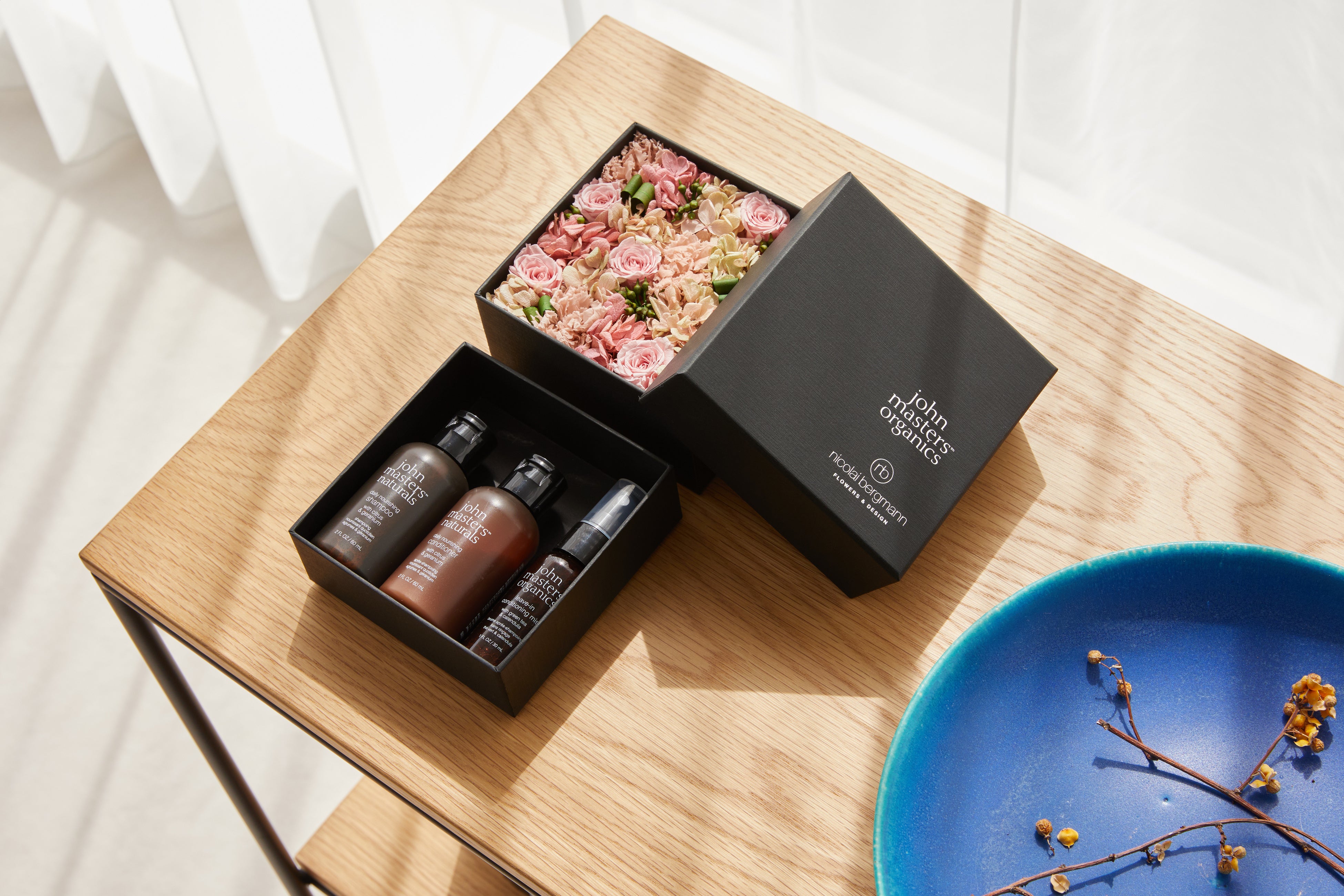 母の日の贈り物に。john masters organics × Nicolai Bergmann Flowers